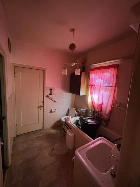 Single Family Residence For Sale in Taylor County , 1534 Anson Avenue, Abilene, Texas 79601, 3 Bedroom, 2 Bathroom, 2 Garage spaces, 1,968 Sqft, built in 1934, mls#21391247, Real Estate Agent in Abilene, Homes For Sale in Taylor county, Homes For Sale in Abilene, Realtor in Abilene Texas, Real Estate Brokerage Independent Realty Texas, Luminita Cordes Realtor
