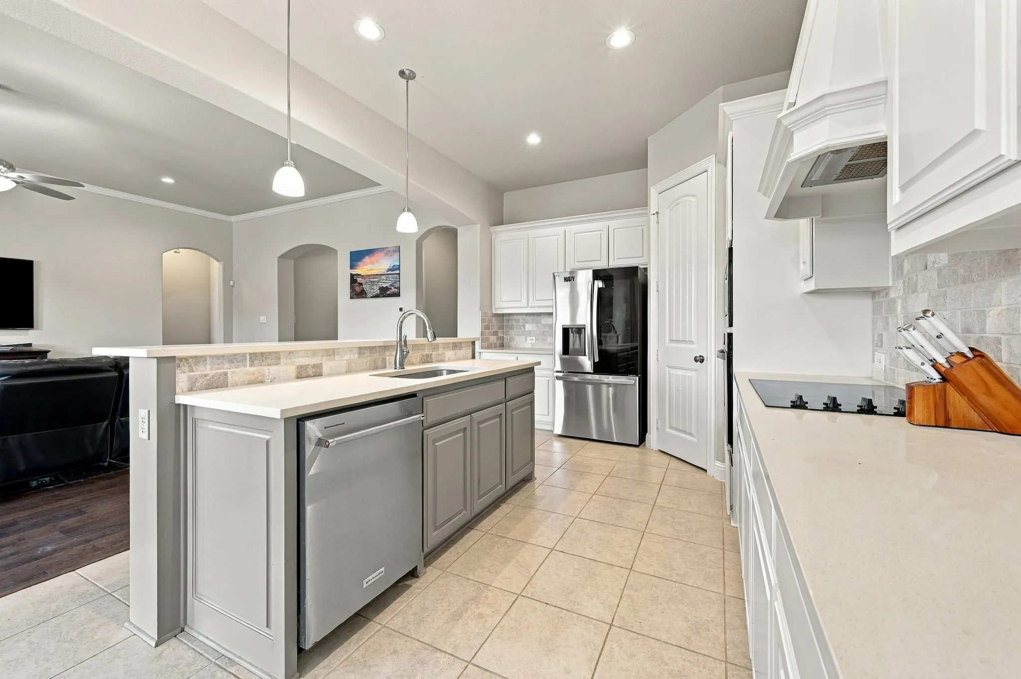 Single Family Residence For Sale in Ellis County , 813 Rustic Trail, Midlothian, Texas 76065, 4 Bedroom, 2 Bathroom, 3 Garage spaces, 2,281 Sqft, built in 2018, mls#21391259, Real Estate Agent in Midlothian, Homes For Sale in Ellis county, Homes For Sale in Midlothian, Realtor in Midlothian Texas, Real Estate Brokerage Independent Realty Texas, Luminita Cordes Realtor
