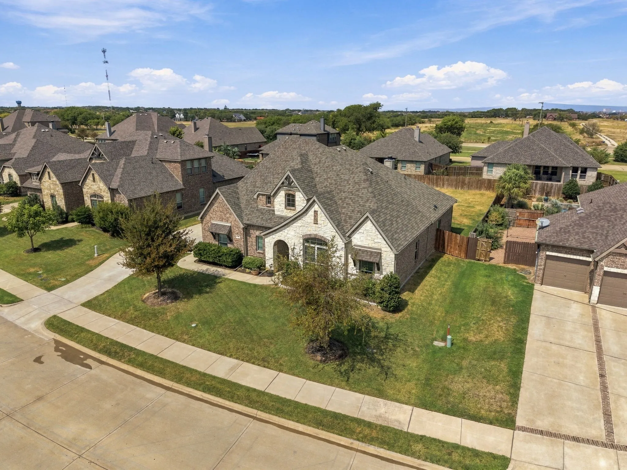 Single Family Residence For Sale in Ellis County , 813 Rustic Trail, Midlothian, Texas 76065, 4 Bedroom, 2 Bathroom, 3 Garage spaces, 2,281 Sqft, built in 2018, mls#21391259, Real Estate Agent in Midlothian, Homes For Sale in Ellis county, Homes For Sale in Midlothian, Realtor in Midlothian Texas, Real Estate Brokerage Independent Realty Texas, Luminita Cordes Realtor