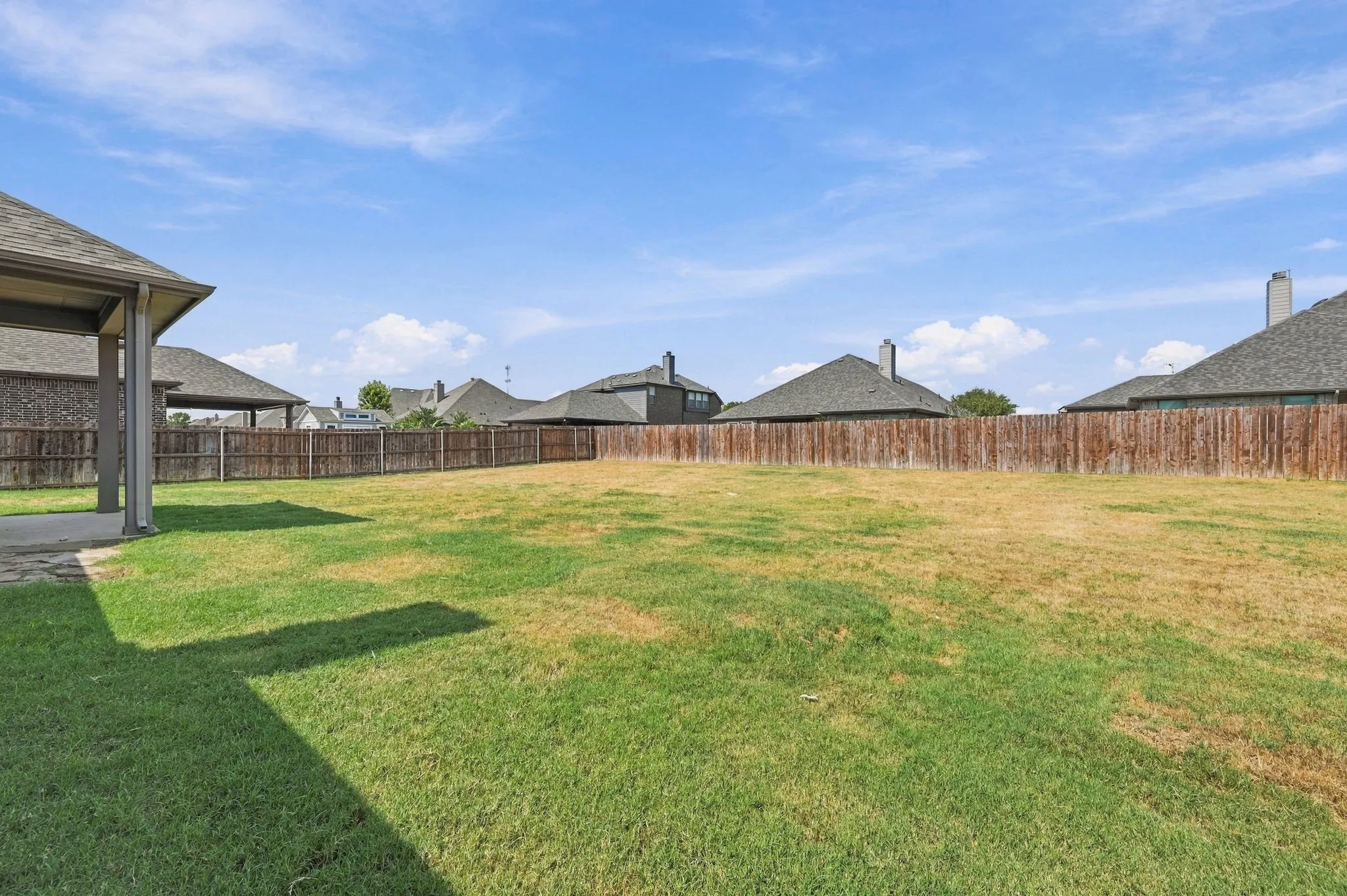 Single Family Residence For Sale in Ellis County , 813 Rustic Trail, Midlothian, Texas 76065, 4 Bedroom, 2 Bathroom, 3 Garage spaces, 2,281 Sqft, built in 2018, mls#21391259, Real Estate Agent in Midlothian, Homes For Sale in Ellis county, Homes For Sale in Midlothian, Realtor in Midlothian Texas, Real Estate Brokerage Independent Realty Texas, Luminita Cordes Realtor