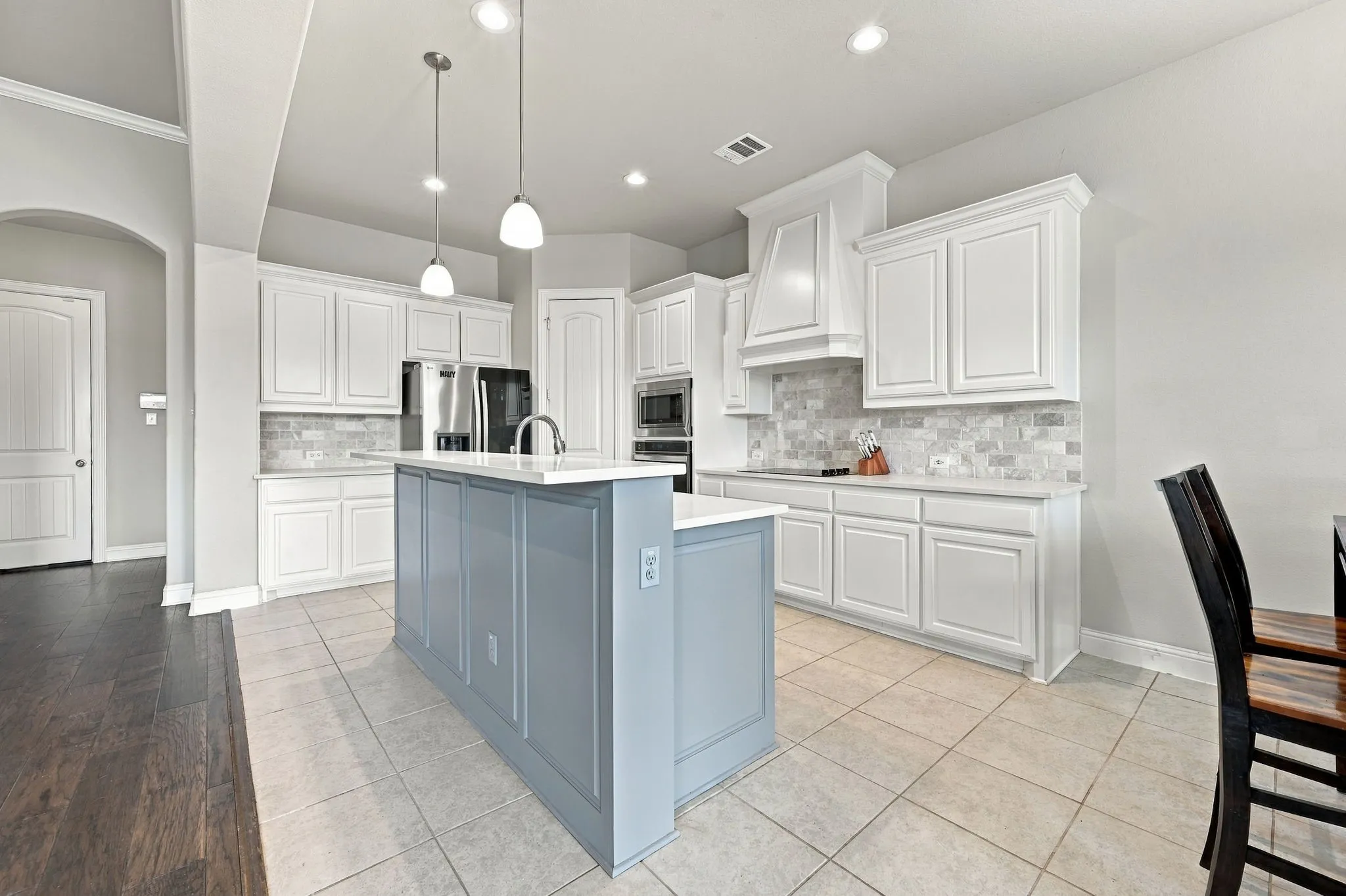 Single Family Residence For Sale in Ellis County , 813 Rustic Trail, Midlothian, Texas 76065, 4 Bedroom, 2 Bathroom, 3 Garage spaces, 2,281 Sqft, built in 2018, mls#21391259, Real Estate Agent in Midlothian, Homes For Sale in Ellis county, Homes For Sale in Midlothian, Realtor in Midlothian Texas, Real Estate Brokerage Independent Realty Texas, Luminita Cordes Realtor