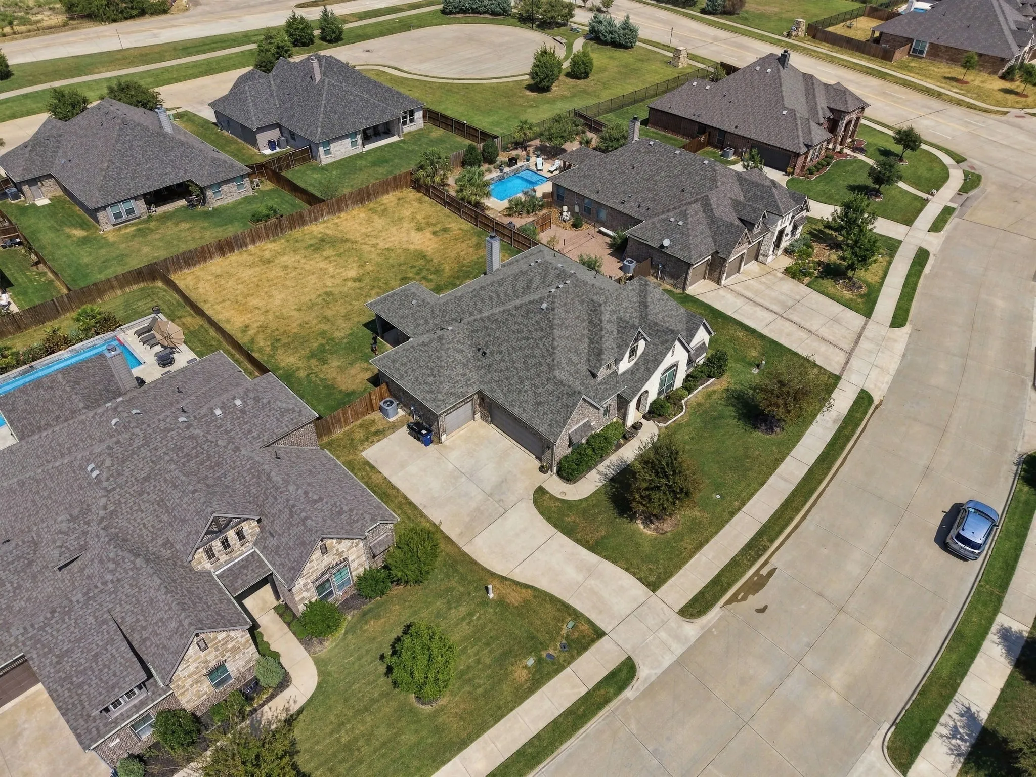 Single Family Residence For Sale in Ellis County , 813 Rustic Trail, Midlothian, Texas 76065, 4 Bedroom, 2 Bathroom, 3 Garage spaces, 2,281 Sqft, built in 2018, mls#21391259, Real Estate Agent in Midlothian, Homes For Sale in Ellis county, Homes For Sale in Midlothian, Realtor in Midlothian Texas, Real Estate Brokerage Independent Realty Texas, Luminita Cordes Realtor