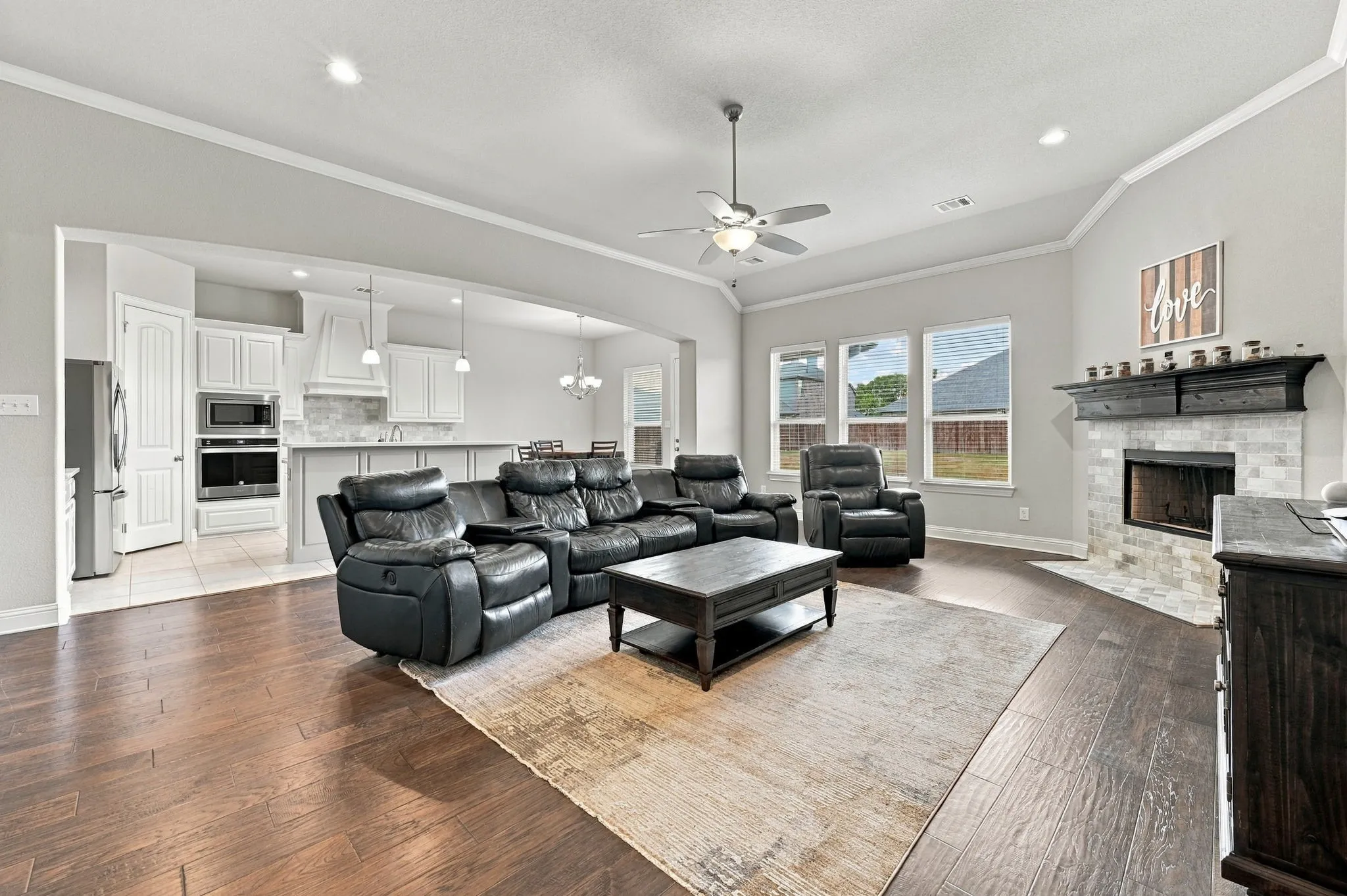 Single Family Residence For Sale in Ellis County , 813 Rustic Trail, Midlothian, Texas 76065, 4 Bedroom, 2 Bathroom, 3 Garage spaces, 2,281 Sqft, built in 2018, mls#21391259, Real Estate Agent in Midlothian, Homes For Sale in Ellis county, Homes For Sale in Midlothian, Realtor in Midlothian Texas, Real Estate Brokerage Independent Realty Texas, Luminita Cordes Realtor
