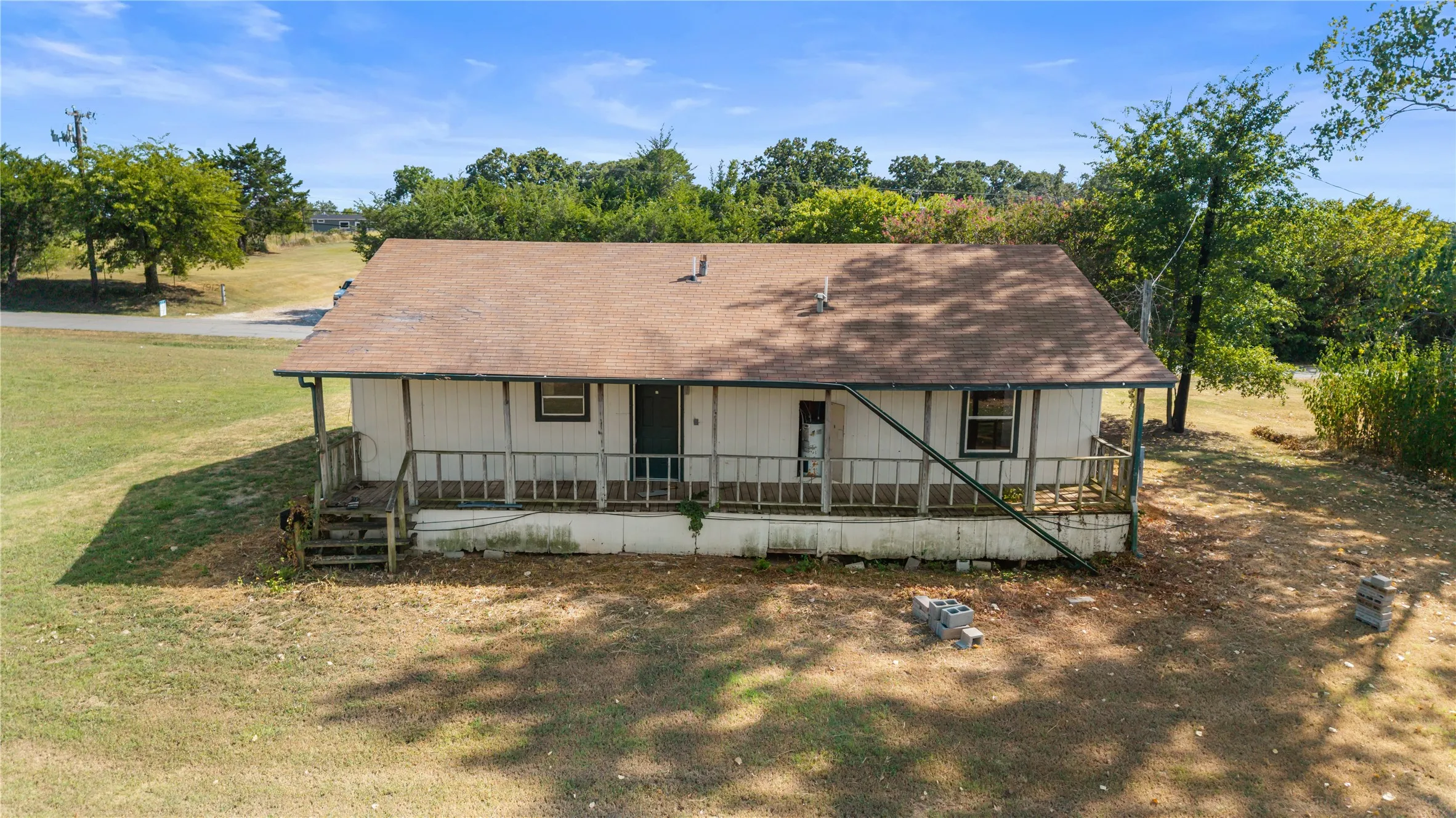 Single Family Residence For Sale in Grayson County , 1901 E Texas Street, Denison, Texas 75021, 3 Bedroom, 2 Bathroom, Garage spaces, 1,056 Sqft, built in 1985, mls#21370913, Real Estate Agent in Denison, Homes For Sale in Grayson county, Homes For Sale in Denison, Realtor in Denison Texas, Real Estate Brokerage Independent Realty Texas, Luminita Cordes Realtor