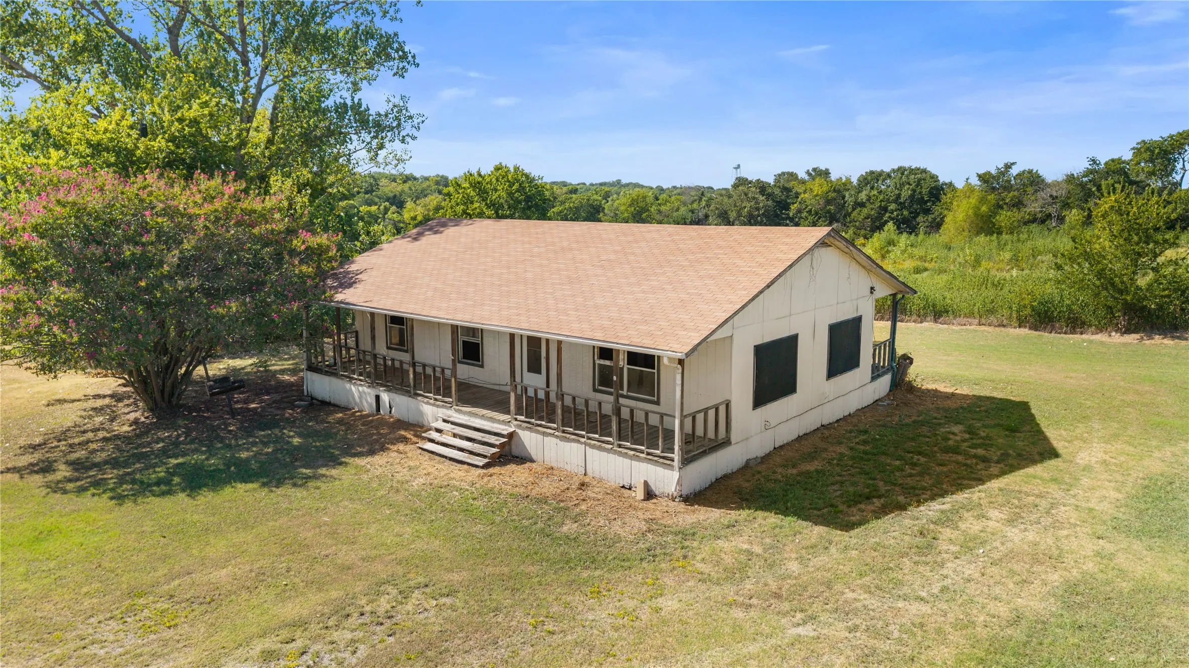 Single Family Residence For Sale in Grayson County , 1901 E Texas Street, Denison, Texas 75021, 3 Bedroom, 2 Bathroom, Garage spaces, 1,056 Sqft, built in 1985, mls#21370913, Real Estate Agent in Denison, Homes For Sale in Grayson county, Homes For Sale in Denison, Realtor in Denison Texas, Real Estate Brokerage Independent Realty Texas, Luminita Cordes Realtor
