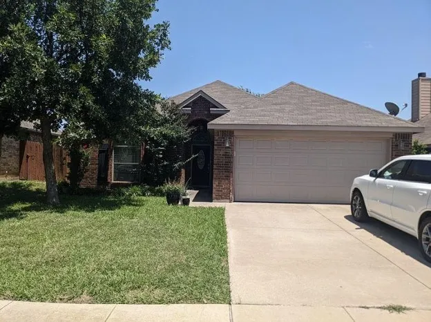 Single Family Residence For Rent in Tarrant County , 9520 Tomahawk Trail, Fort Worth, Texas 76244, 3 Bedroom, 2 Bathroom, 2 Garage spaces, 1,695 Sqft, built in 2006, mls#21388855, Real Estate Agent in Fort Worth, Homes For Rent in Tarrant county, Homes For Rent in Fort Worth, Realtor in Fort Worth Texas, Real Estate Brokerage Independent Realty Texas, Luminita Cordes Realtor