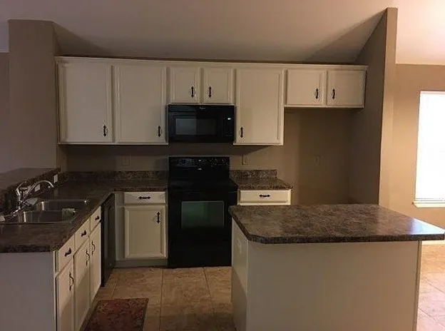 Single Family Residence For Rent in Tarrant County , 9520 Tomahawk Trail, Fort Worth, Texas 76244, 3 Bedroom, 2 Bathroom, 2 Garage spaces, 1,695 Sqft, built in 2006, mls#21388855, Real Estate Agent in Fort Worth, Homes For Rent in Tarrant county, Homes For Rent in Fort Worth, Realtor in Fort Worth Texas, Real Estate Brokerage Independent Realty Texas, Luminita Cordes Realtor