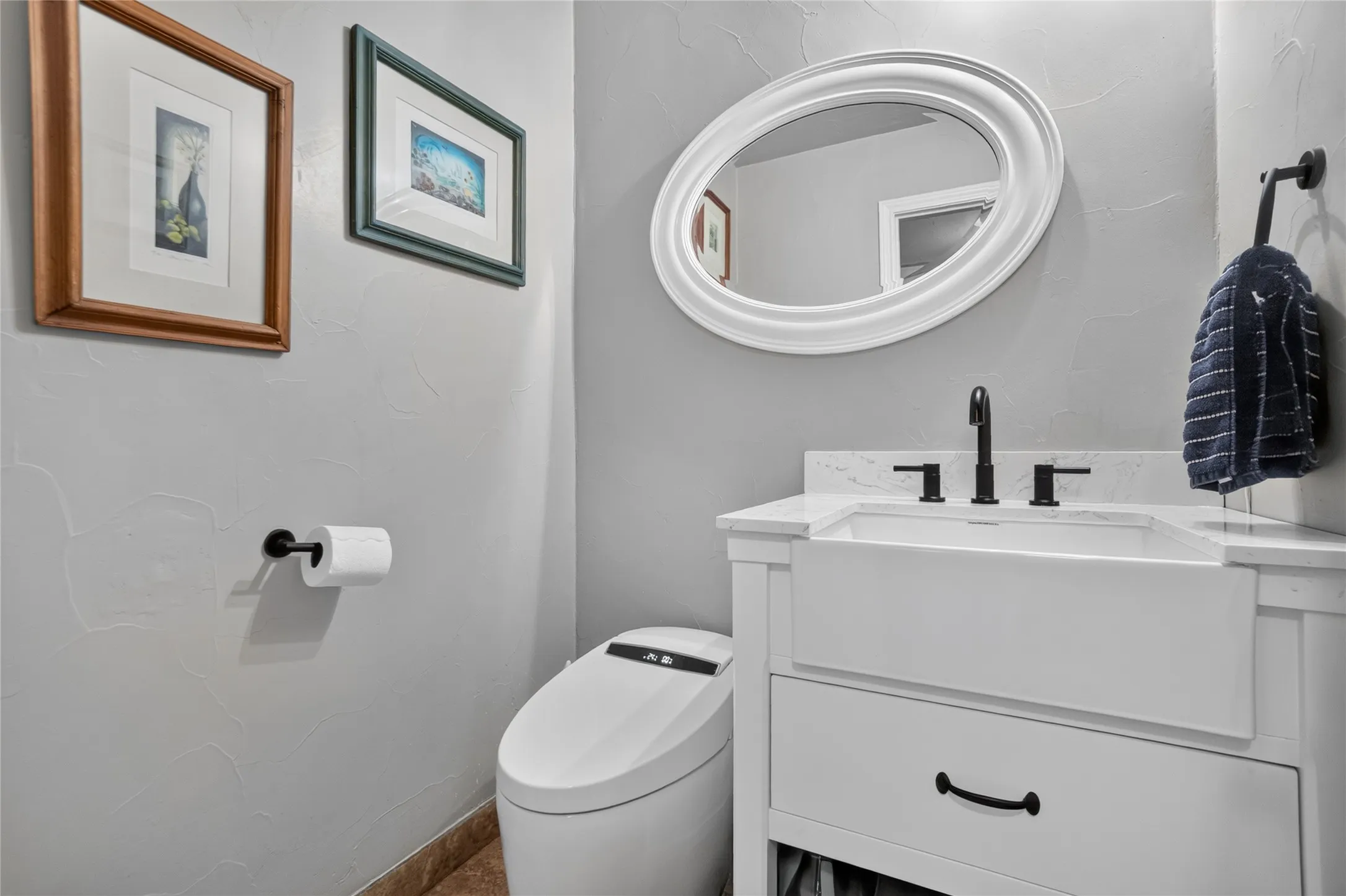 Single Family Residence For Sale in Denton County , 222 Inverness Drive, Trophy Club, Texas 76262, 4 Bedroom, 3 Bathroom, 2 Garage spaces, 2,540 Sqft, built in 1980, mls#21391268, Real Estate Agent in Trophy Club, Homes For Sale in Denton county, Homes For Sale in Trophy Club, Realtor in Trophy Club Texas, Real Estate Brokerage Independent Realty Texas, Luminita Cordes Realtor