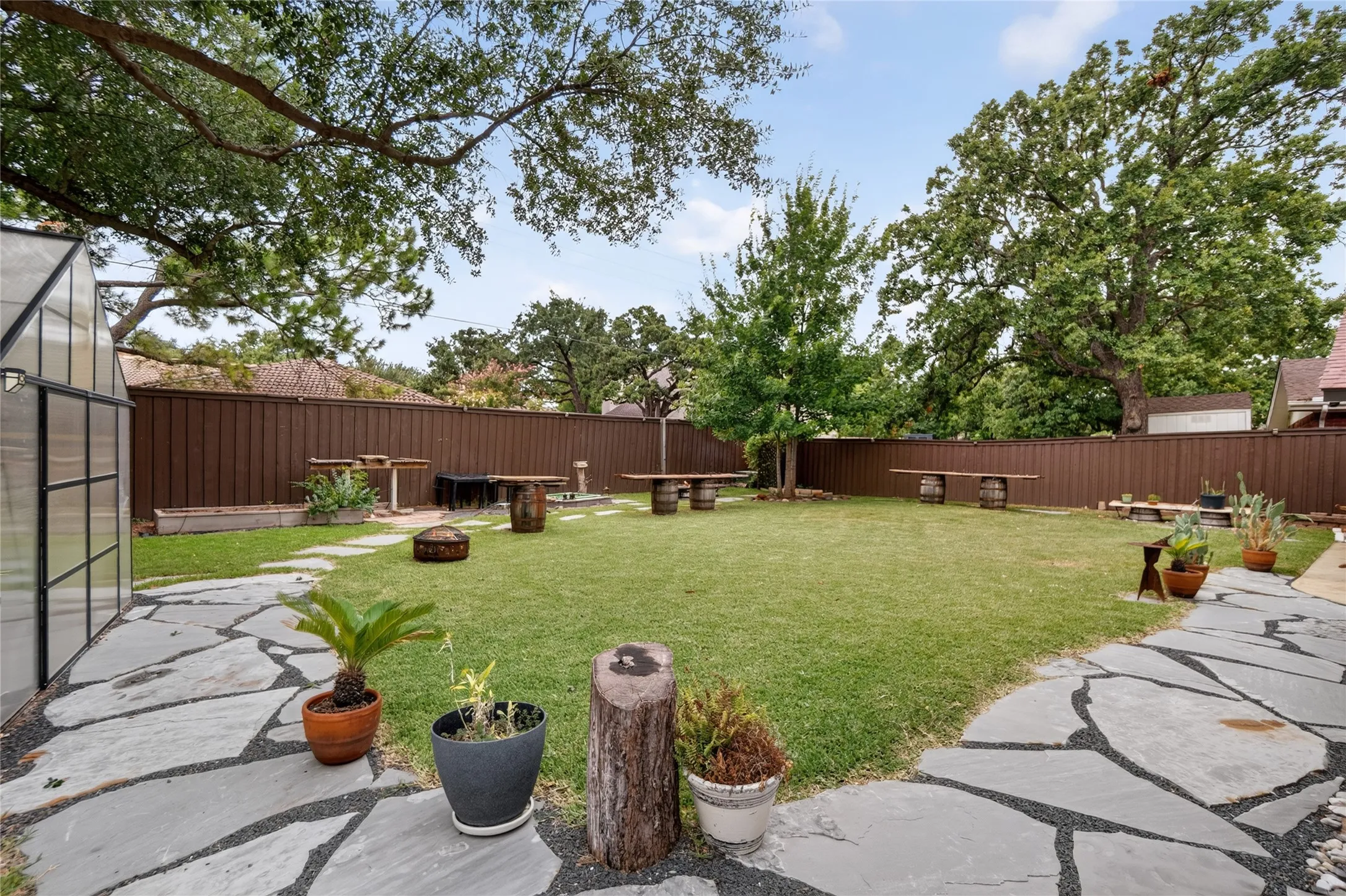 Single Family Residence For Sale in Denton County , 222 Inverness Drive, Trophy Club, Texas 76262, 4 Bedroom, 3 Bathroom, 2 Garage spaces, 2,540 Sqft, built in 1980, mls#21391268, Real Estate Agent in Trophy Club, Homes For Sale in Denton county, Homes For Sale in Trophy Club, Realtor in Trophy Club Texas, Real Estate Brokerage Independent Realty Texas, Luminita Cordes Realtor