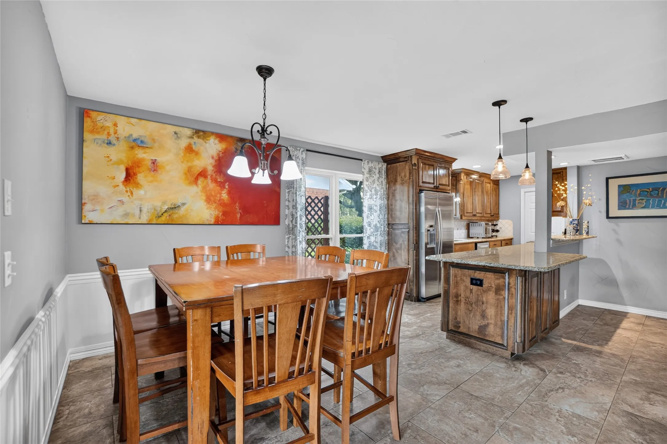Single Family Residence For Sale in Denton County , 222 Inverness Drive, Trophy Club, Texas 76262, 4 Bedroom, 3 Bathroom, 2 Garage spaces, 2,540 Sqft, built in 1980, mls#21391268, Real Estate Agent in Trophy Club, Homes For Sale in Denton county, Homes For Sale in Trophy Club, Realtor in Trophy Club Texas, Real Estate Brokerage Independent Realty Texas, Luminita Cordes Realtor