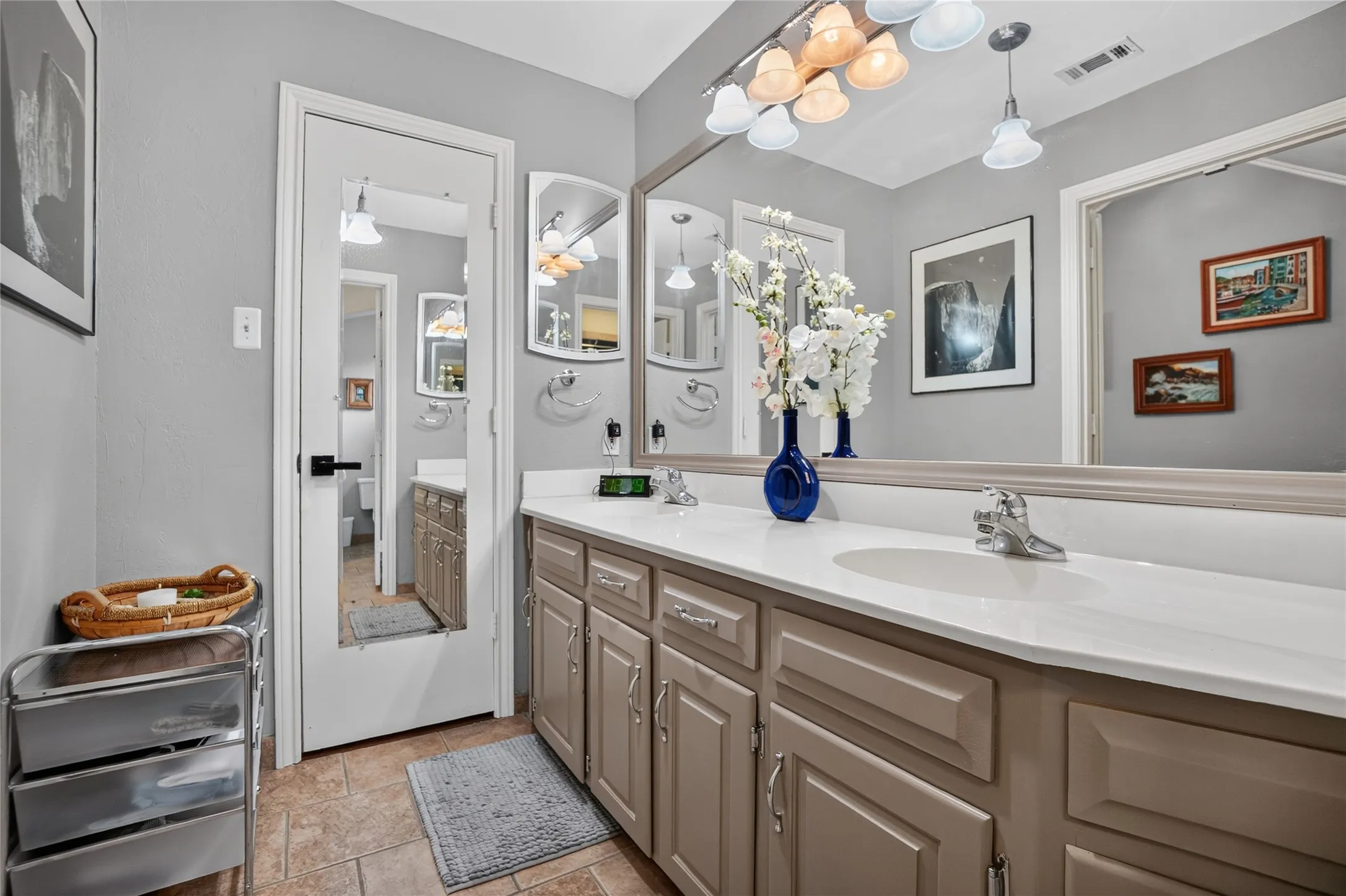 Single Family Residence For Sale in Denton County , 222 Inverness Drive, Trophy Club, Texas 76262, 4 Bedroom, 3 Bathroom, 2 Garage spaces, 2,540 Sqft, built in 1980, mls#21391268, Real Estate Agent in Trophy Club, Homes For Sale in Denton county, Homes For Sale in Trophy Club, Realtor in Trophy Club Texas, Real Estate Brokerage Independent Realty Texas, Luminita Cordes Realtor