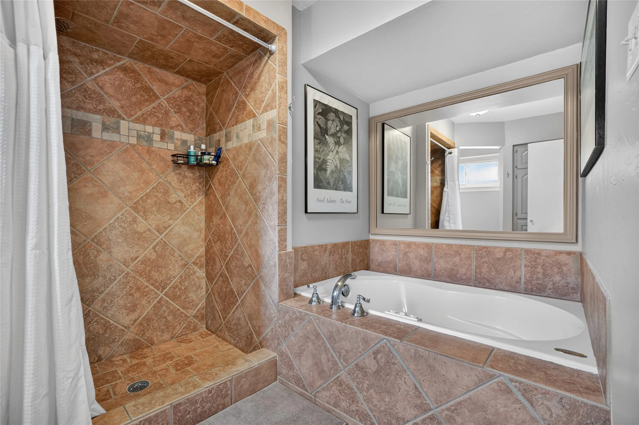 Single Family Residence For Sale in Denton County , 222 Inverness Drive, Trophy Club, Texas 76262, 4 Bedroom, 3 Bathroom, 2 Garage spaces, 2,540 Sqft, built in 1980, mls#21391268, Real Estate Agent in Trophy Club, Homes For Sale in Denton county, Homes For Sale in Trophy Club, Realtor in Trophy Club Texas, Real Estate Brokerage Independent Realty Texas, Luminita Cordes Realtor
