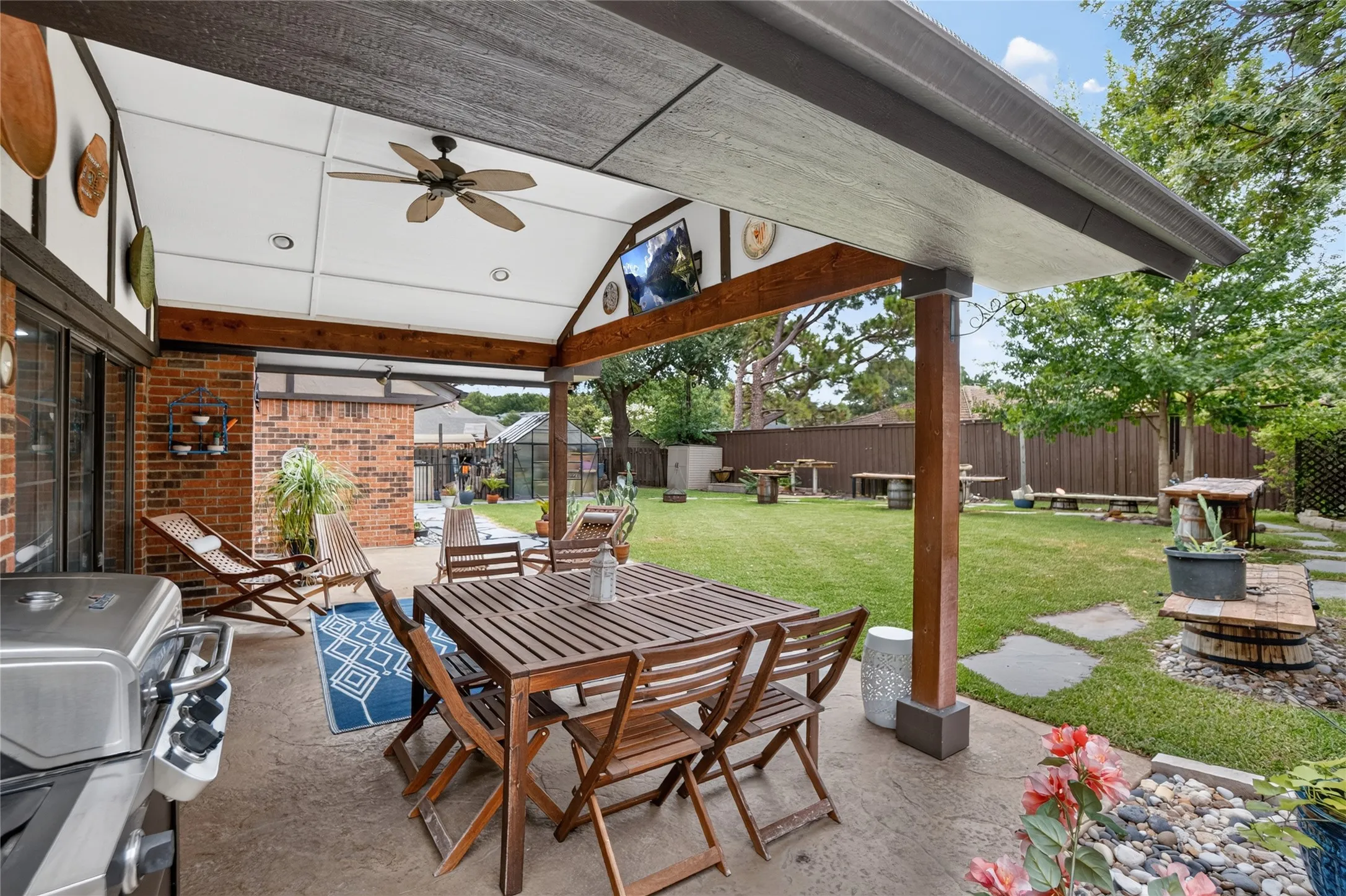 Single Family Residence For Sale in Denton County , 222 Inverness Drive, Trophy Club, Texas 76262, 4 Bedroom, 3 Bathroom, 2 Garage spaces, 2,540 Sqft, built in 1980, mls#21391268, Real Estate Agent in Trophy Club, Homes For Sale in Denton county, Homes For Sale in Trophy Club, Realtor in Trophy Club Texas, Real Estate Brokerage Independent Realty Texas, Luminita Cordes Realtor