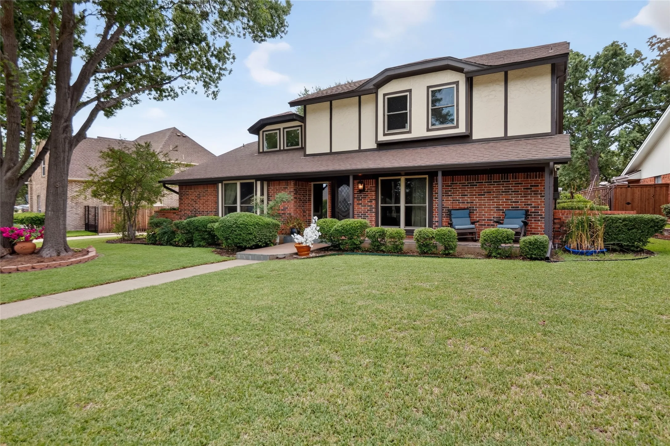Single Family Residence For Sale in Denton County , 222 Inverness Drive, Trophy Club, Texas 76262, 4 Bedroom, 3 Bathroom, 2 Garage spaces, 2,540 Sqft, built in 1980, mls#21391268, Real Estate Agent in Trophy Club, Homes For Sale in Denton county, Homes For Sale in Trophy Club, Realtor in Trophy Club Texas, Real Estate Brokerage Independent Realty Texas, Luminita Cordes Realtor