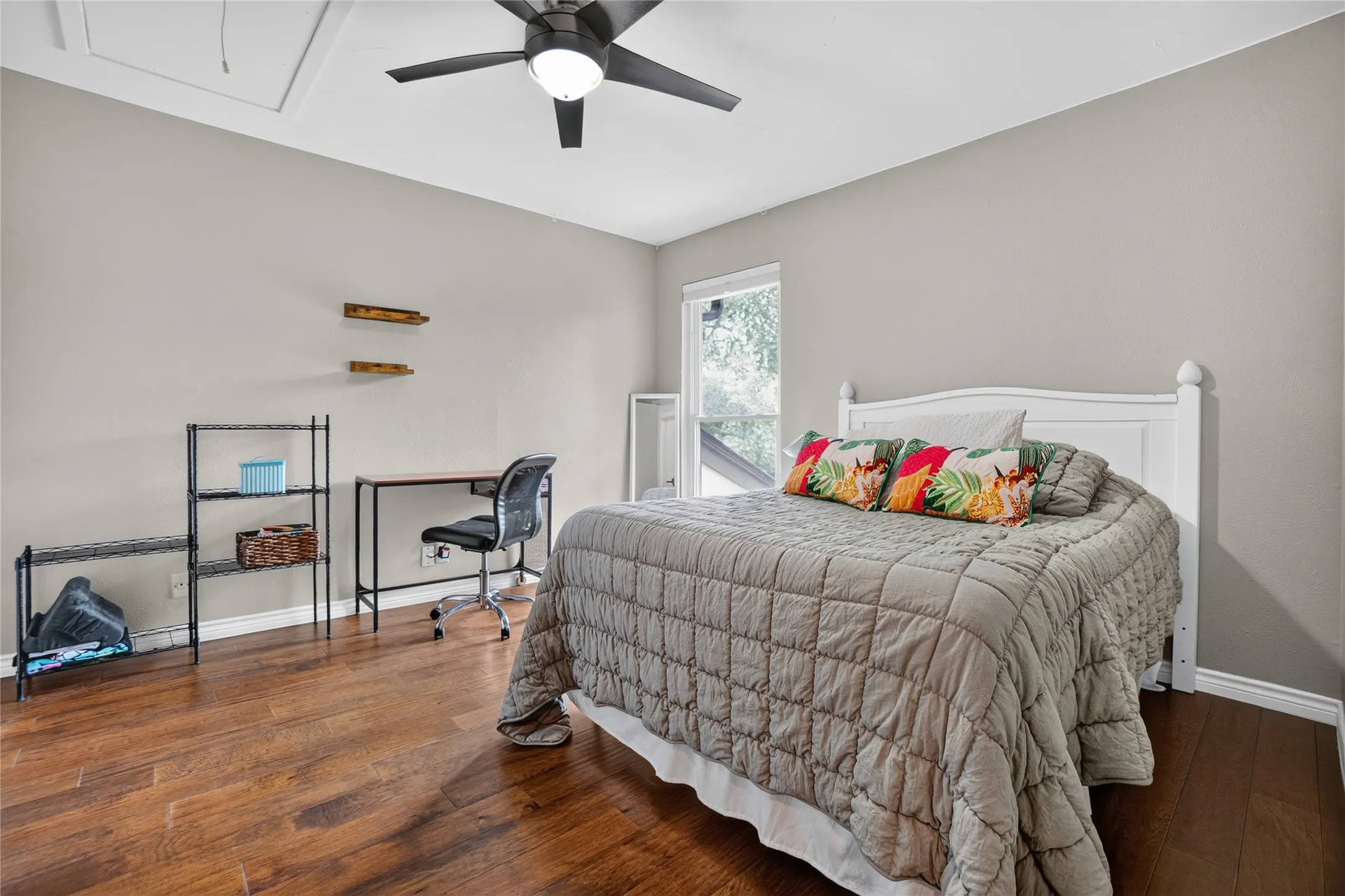 Single Family Residence For Sale in Denton County , 222 Inverness Drive, Trophy Club, Texas 76262, 4 Bedroom, 3 Bathroom, 2 Garage spaces, 2,540 Sqft, built in 1980, mls#21391268, Real Estate Agent in Trophy Club, Homes For Sale in Denton county, Homes For Sale in Trophy Club, Realtor in Trophy Club Texas, Real Estate Brokerage Independent Realty Texas, Luminita Cordes Realtor