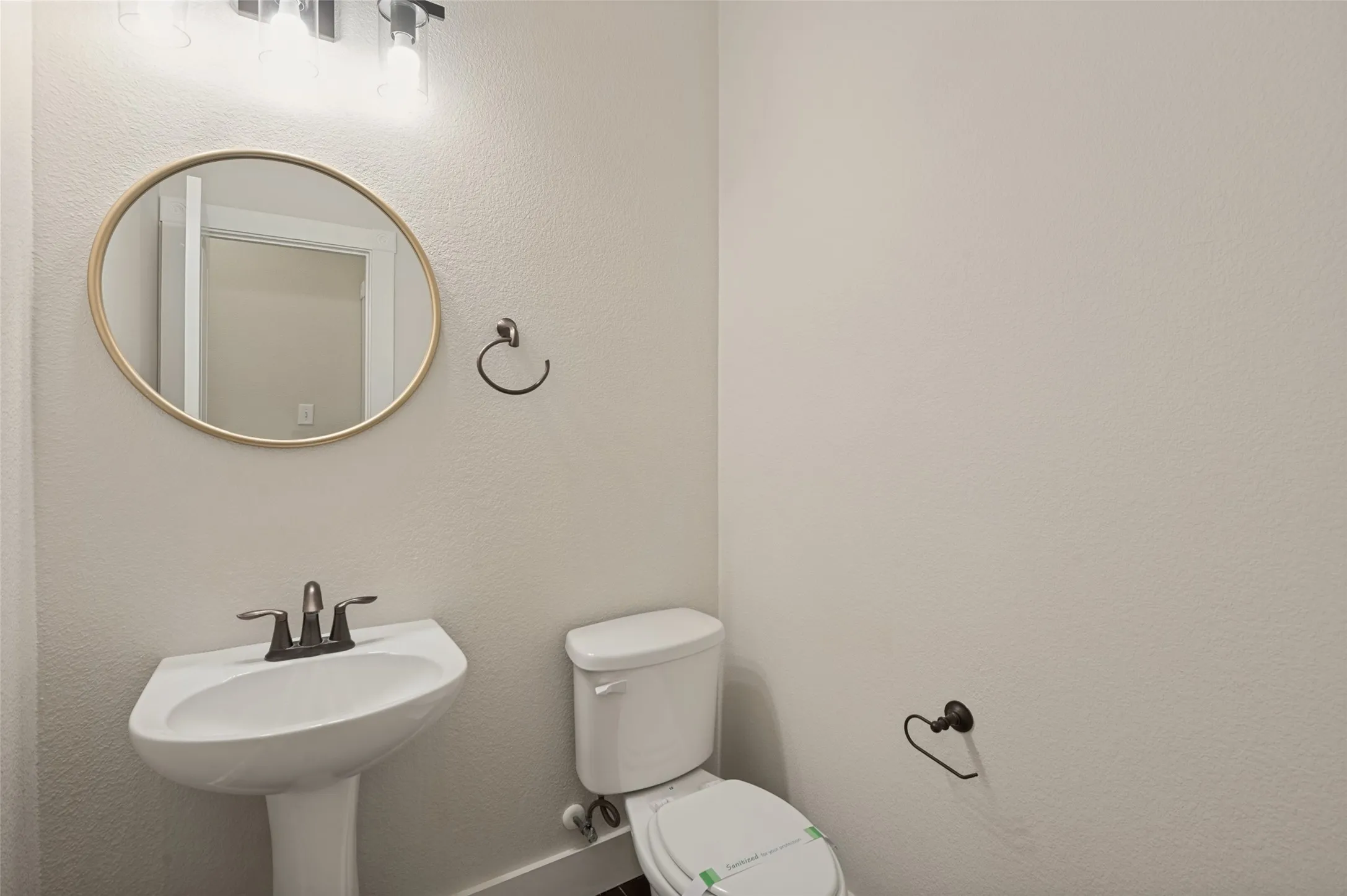 Single Family Residence For Sale in Denton County , 1609 Lake Way Drive, Little Elm, Texas 75068, 3 Bedroom, 3 Bathroom, 2 Garage spaces, 2,046 Sqft, built in 2008, mls#21391270, Real Estate Agent in Little Elm, Homes For Sale in Denton county, Homes For Sale in Little Elm, Realtor in Little Elm Texas, Real Estate Brokerage Independent Realty Texas, Luminita Cordes Realtor