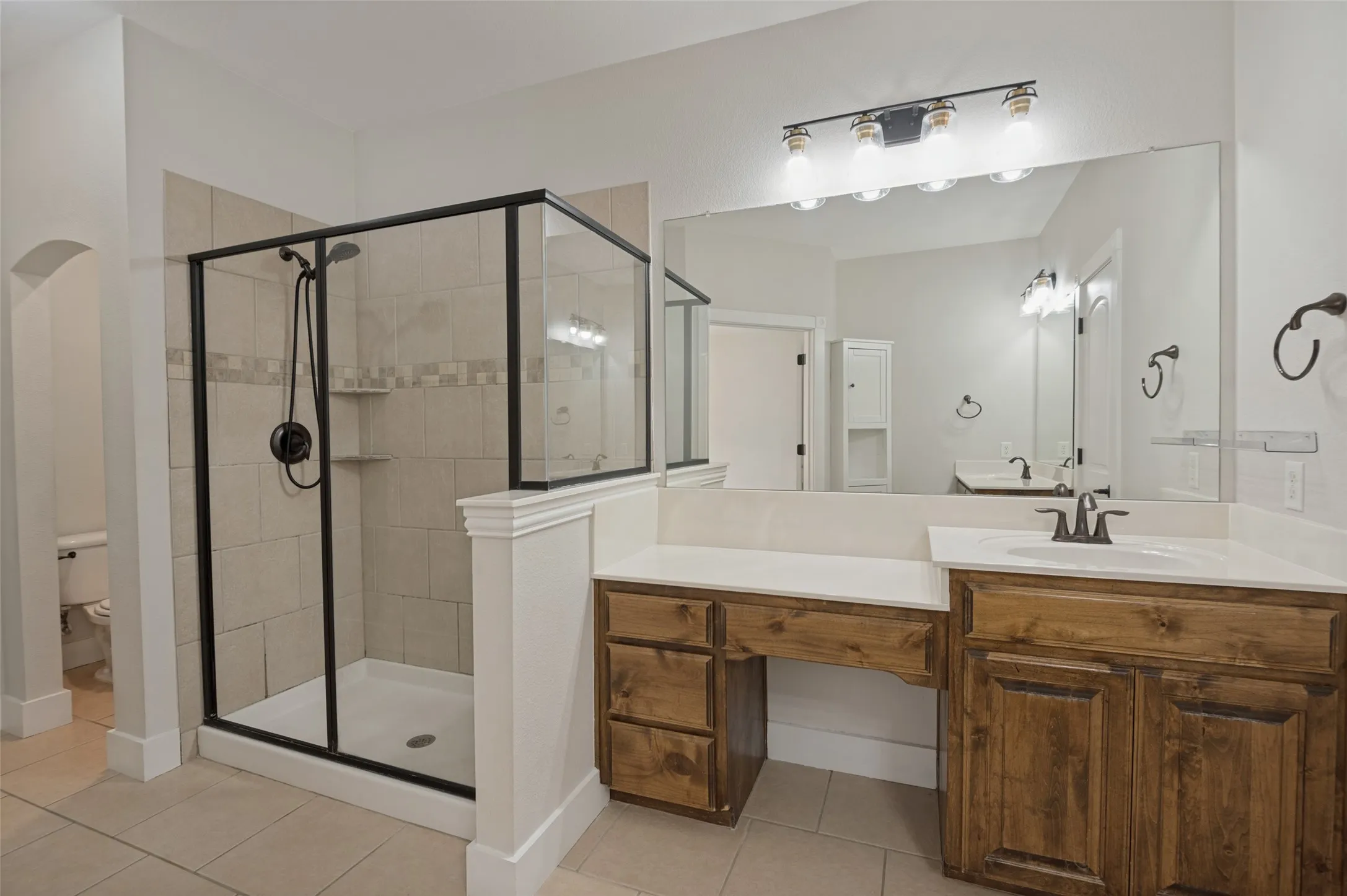 Single Family Residence For Sale in Denton County , 1609 Lake Way Drive, Little Elm, Texas 75068, 3 Bedroom, 3 Bathroom, 2 Garage spaces, 2,046 Sqft, built in 2008, mls#21391270, Real Estate Agent in Little Elm, Homes For Sale in Denton county, Homes For Sale in Little Elm, Realtor in Little Elm Texas, Real Estate Brokerage Independent Realty Texas, Luminita Cordes Realtor