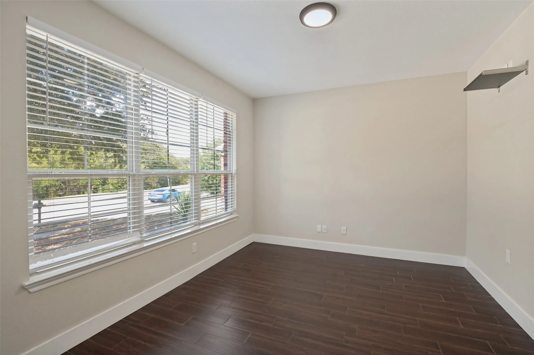 Single Family Residence For Sale in Denton County , 1609 Lake Way Drive, Little Elm, Texas 75068, 3 Bedroom, 3 Bathroom, 2 Garage spaces, 2,046 Sqft, built in 2008, mls#21391270, Real Estate Agent in Little Elm, Homes For Sale in Denton county, Homes For Sale in Little Elm, Realtor in Little Elm Texas, Real Estate Brokerage Independent Realty Texas, Luminita Cordes Realtor