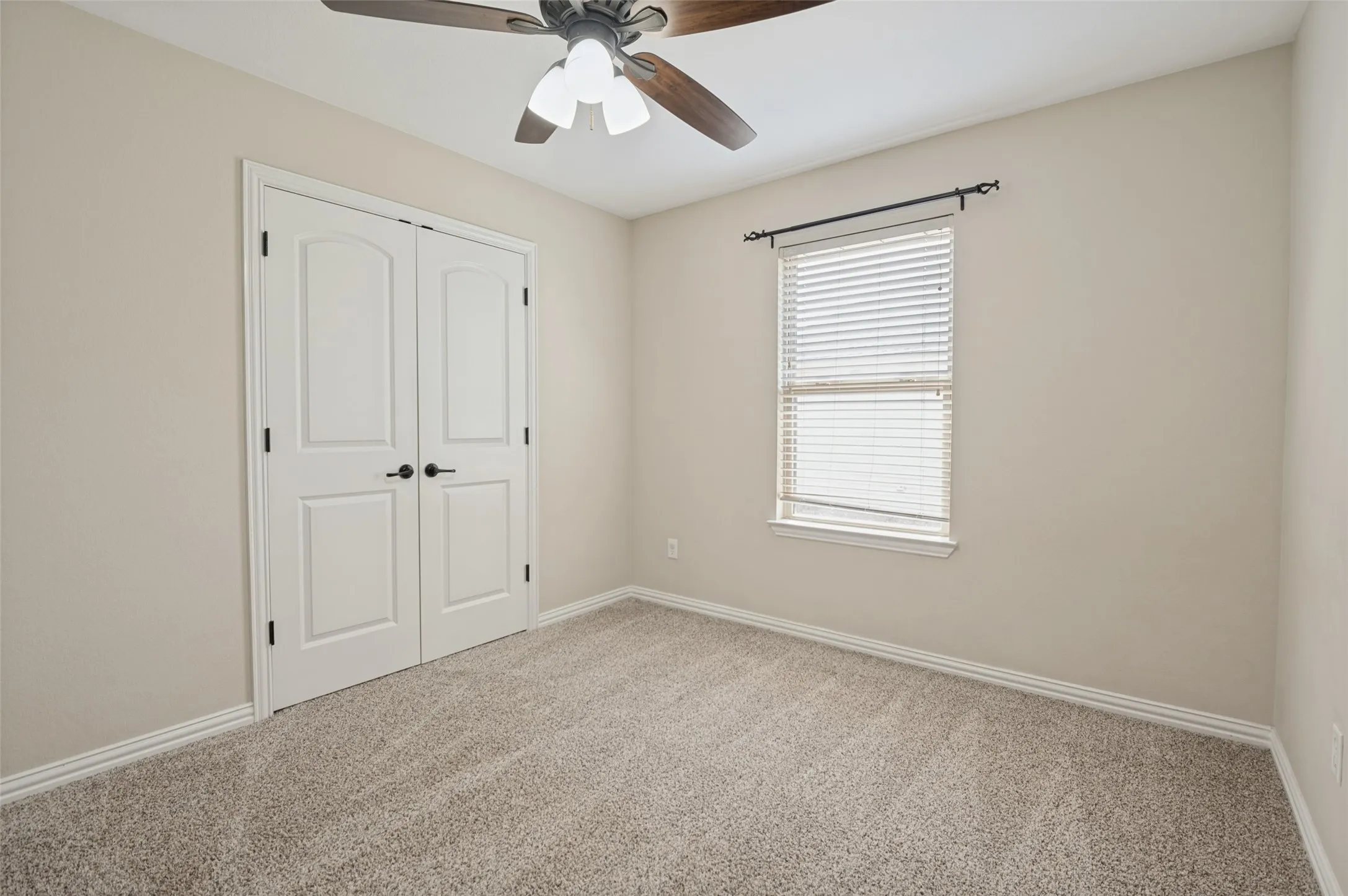 Single Family Residence For Sale in Denton County , 1609 Lake Way Drive, Little Elm, Texas 75068, 3 Bedroom, 3 Bathroom, 2 Garage spaces, 2,046 Sqft, built in 2008, mls#21391270, Real Estate Agent in Little Elm, Homes For Sale in Denton county, Homes For Sale in Little Elm, Realtor in Little Elm Texas, Real Estate Brokerage Independent Realty Texas, Luminita Cordes Realtor
