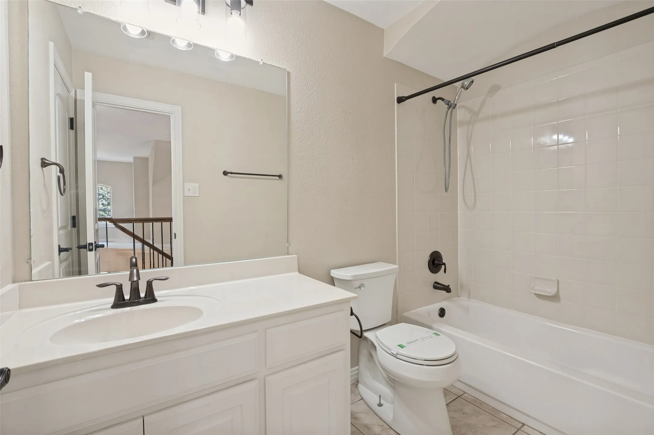 Single Family Residence For Sale in Denton County , 1609 Lake Way Drive, Little Elm, Texas 75068, 3 Bedroom, 3 Bathroom, 2 Garage spaces, 2,046 Sqft, built in 2008, mls#21391270, Real Estate Agent in Little Elm, Homes For Sale in Denton county, Homes For Sale in Little Elm, Realtor in Little Elm Texas, Real Estate Brokerage Independent Realty Texas, Luminita Cordes Realtor