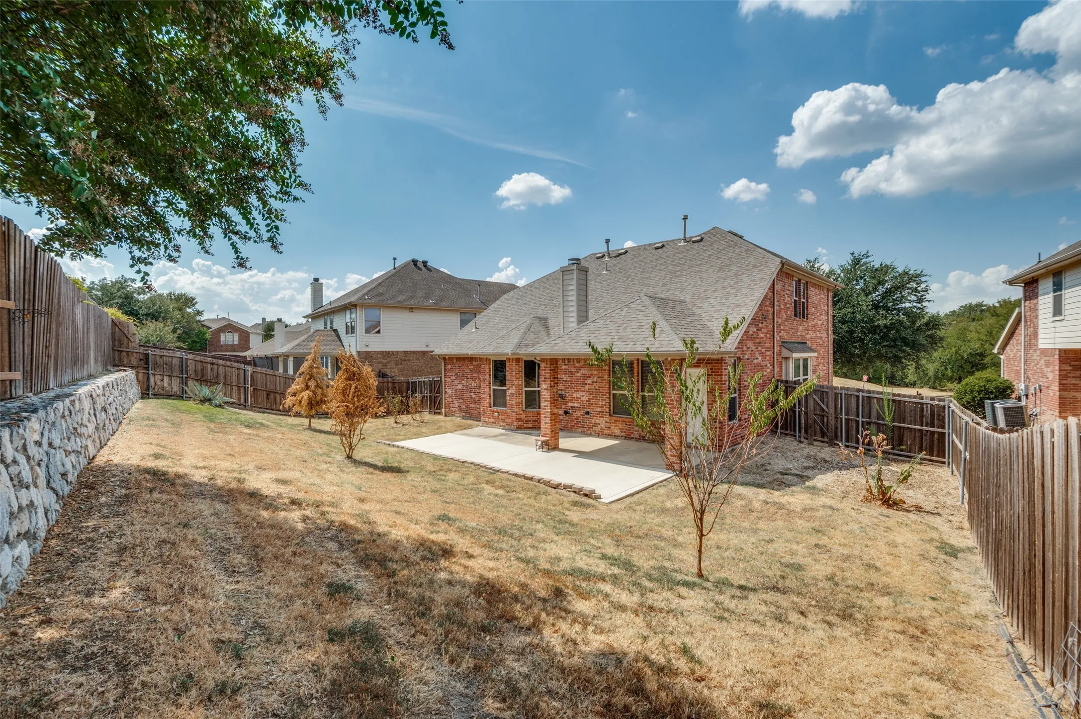Single Family Residence For Sale in Denton County , 1609 Lake Way Drive, Little Elm, Texas 75068, 3 Bedroom, 3 Bathroom, 2 Garage spaces, 2,046 Sqft, built in 2008, mls#21391270, Real Estate Agent in Little Elm, Homes For Sale in Denton county, Homes For Sale in Little Elm, Realtor in Little Elm Texas, Real Estate Brokerage Independent Realty Texas, Luminita Cordes Realtor