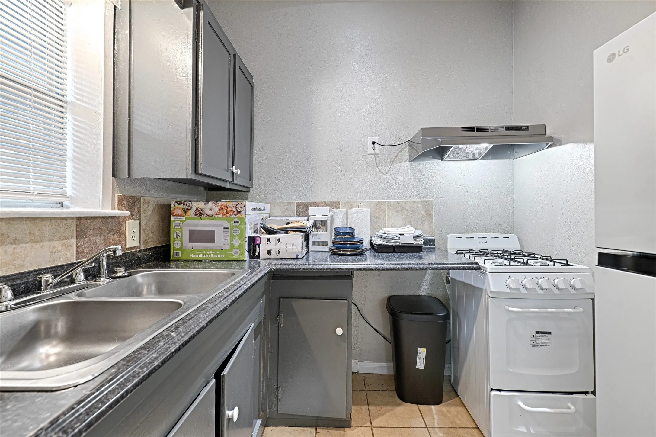 Single Family Residence For Rent in Collin County , 4574 County Road 895, Princeton, Texas 75407, 3 Bedroom, 1 Bathroom, Garage spaces, 1,188 Sqft, built in 1970, mls#21388777, Real Estate Agent in Princeton, Homes For Rent in Collin county, Homes For Rent in Princeton, Realtor in Princeton Texas, Real Estate Brokerage Independent Realty Texas, Luminita Cordes Realtor