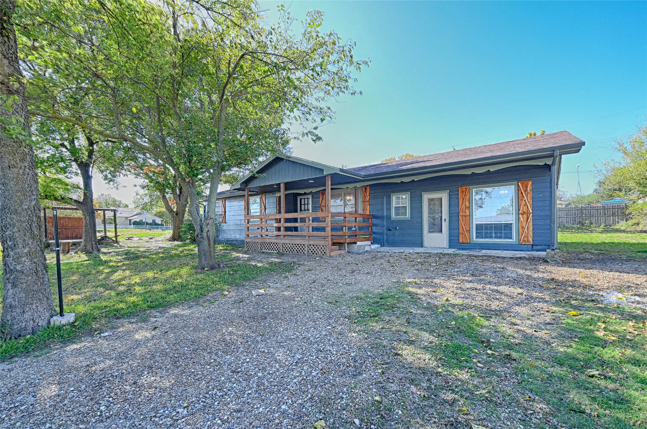 Single Family Residence For Rent in Collin County , 4574 County Road 895, Princeton, Texas 75407, 3 Bedroom, 1 Bathroom, Garage spaces, 1,188 Sqft, built in 1970, mls#21388777, Real Estate Agent in Princeton, Homes For Rent in Collin county, Homes For Rent in Princeton, Realtor in Princeton Texas, Real Estate Brokerage Independent Realty Texas, Luminita Cordes Realtor