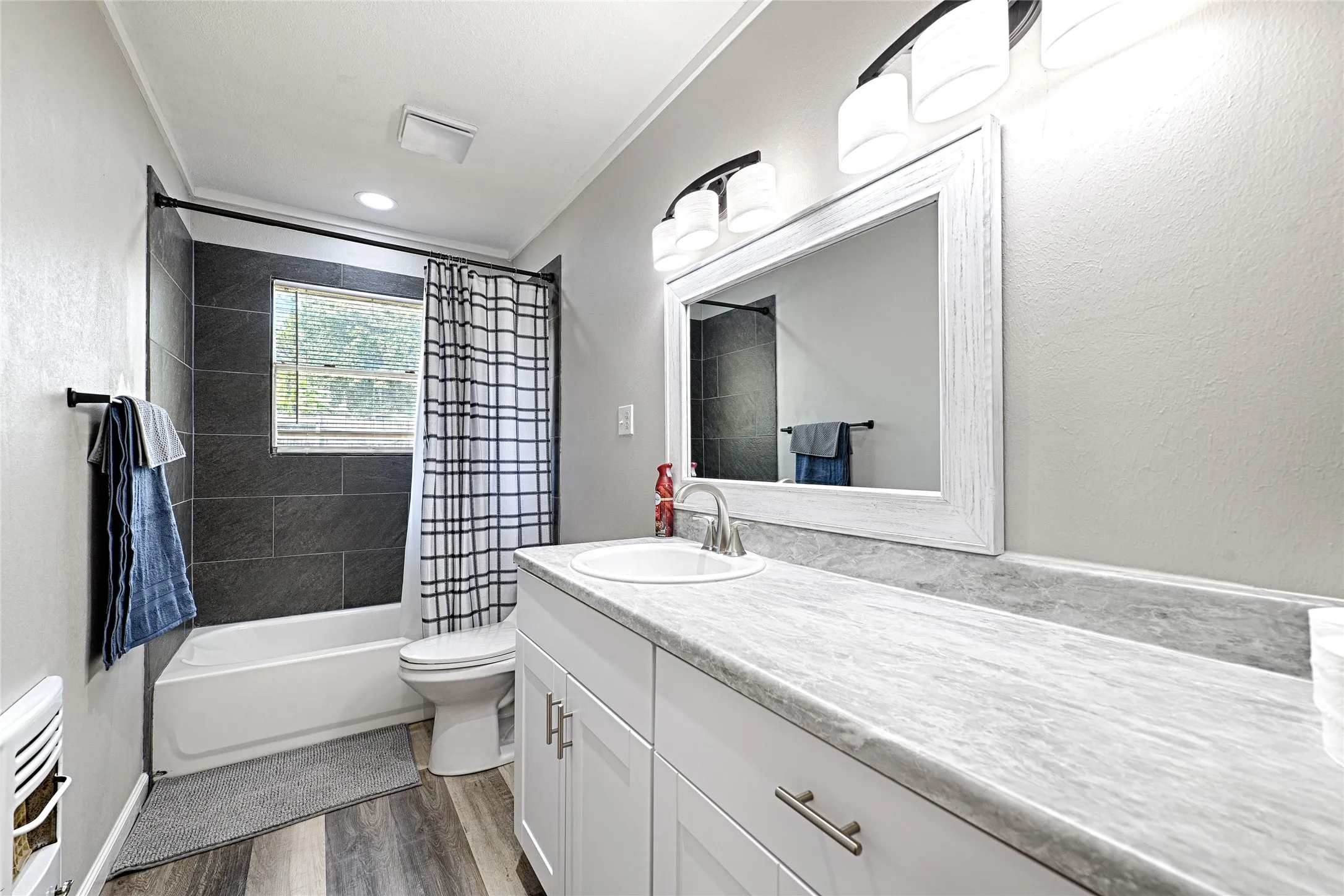Single Family Residence For Rent in Collin County , 4574 County Road 895, Princeton, Texas 75407, 3 Bedroom, 1 Bathroom, Garage spaces, 1,188 Sqft, built in 1970, mls#21388777, Real Estate Agent in Princeton, Homes For Rent in Collin county, Homes For Rent in Princeton, Realtor in Princeton Texas, Real Estate Brokerage Independent Realty Texas, Luminita Cordes Realtor