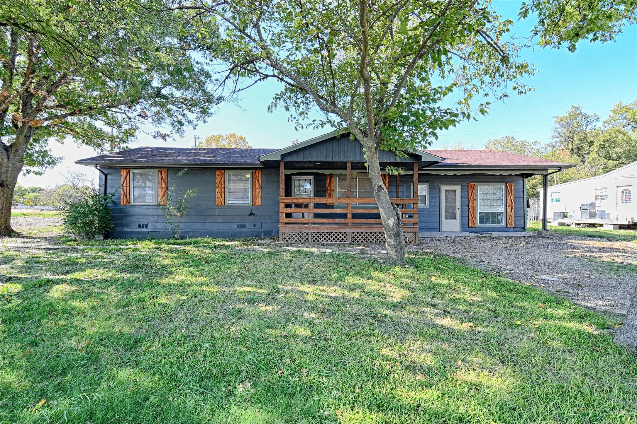 Single Family Residence For Rent