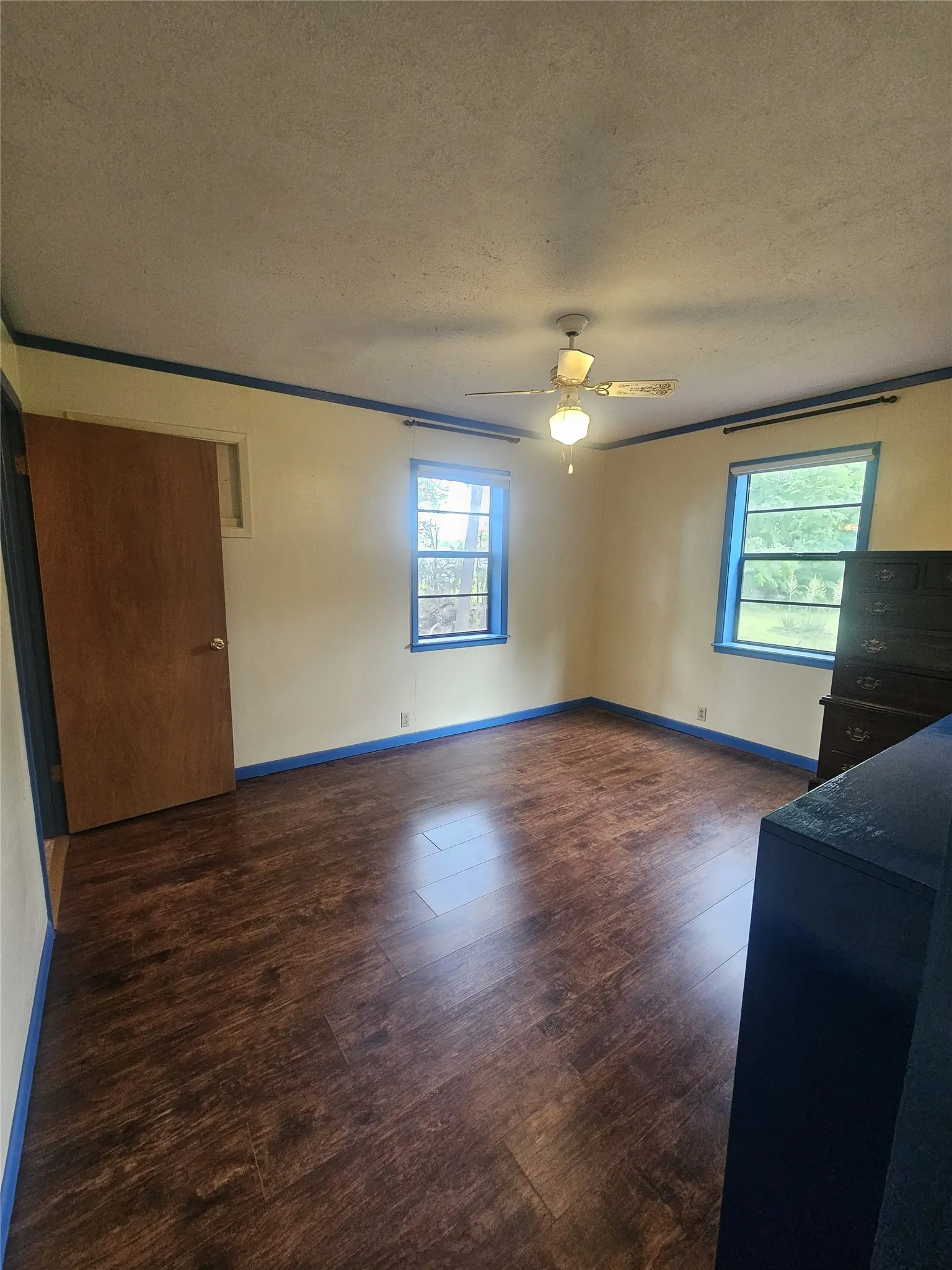 Single Family Residence For Sale in Lamar County , 1350 County Road 45400, Paris, Texas 75462, 3 Bedroom, 4 Bathroom, Garage spaces, 1,800 Sqft, built in 1989, mls#21391034, Real Estate Agent in Paris, Homes For Sale in Lamar county, Homes For Sale in Paris, Realtor in Paris Texas, Real Estate Brokerage Independent Realty Texas, Luminita Cordes Realtor
