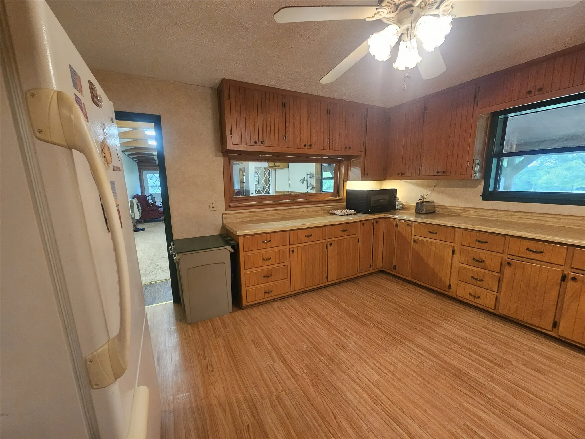 Single Family Residence For Sale in Lamar County , 1350 County Road 45400, Paris, Texas 75462, 3 Bedroom, 4 Bathroom, Garage spaces, 1,800 Sqft, built in 1989, mls#21391034, Real Estate Agent in Paris, Homes For Sale in Lamar county, Homes For Sale in Paris, Realtor in Paris Texas, Real Estate Brokerage Independent Realty Texas, Luminita Cordes Realtor