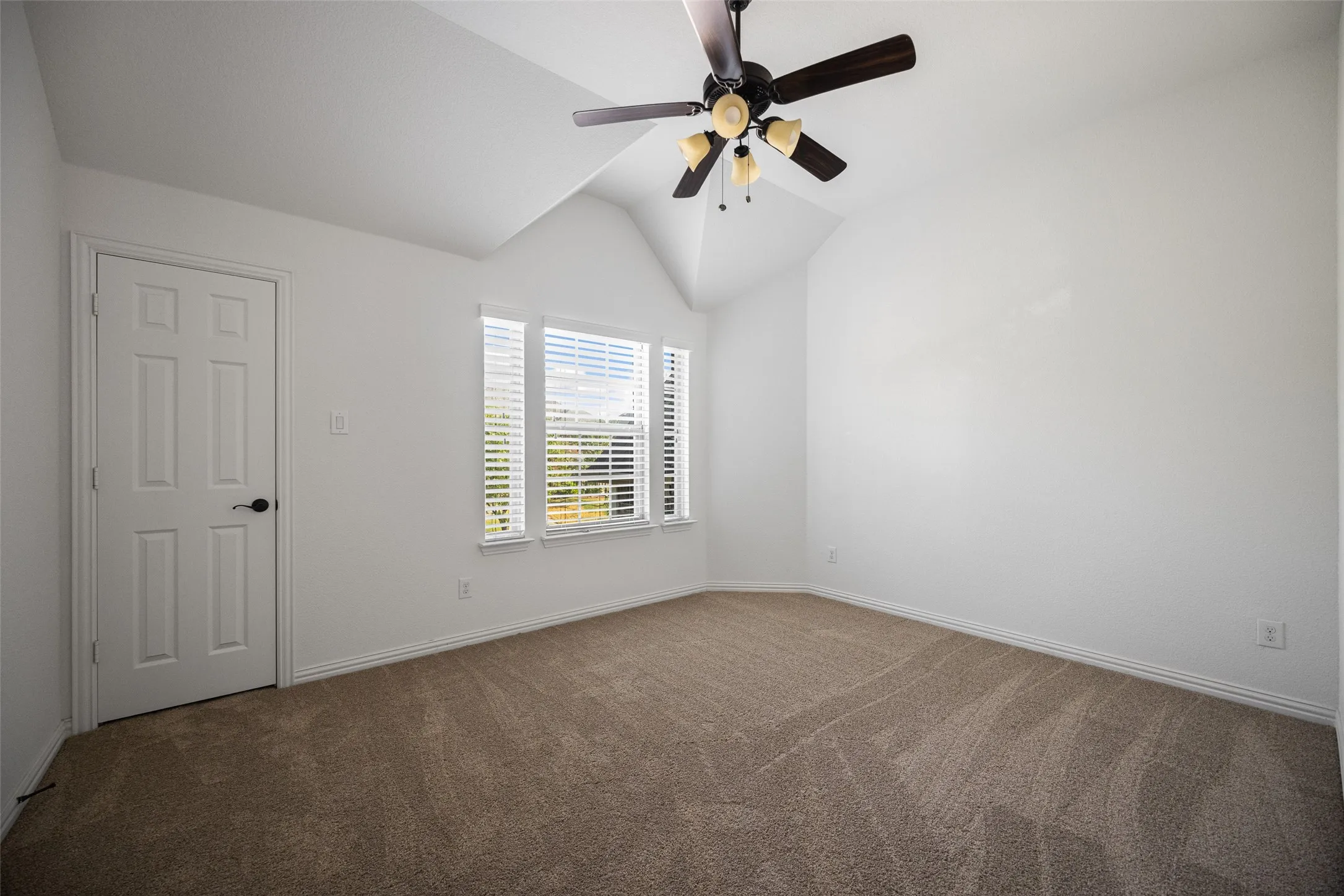 Single Family Residence For Rent in Collin County , 12289 Princess Drive, Frisco, Texas 75035, 6 Bedroom, 4 Bathroom, 2 Garage spaces, 4,069 Sqft, built in 2015, mls#21391255, Real Estate Agent in Frisco, Homes For Rent in Collin county, Homes For Rent in Frisco, Realtor in Frisco Texas, Real Estate Brokerage Independent Realty Texas, Luminita Cordes Realtor
