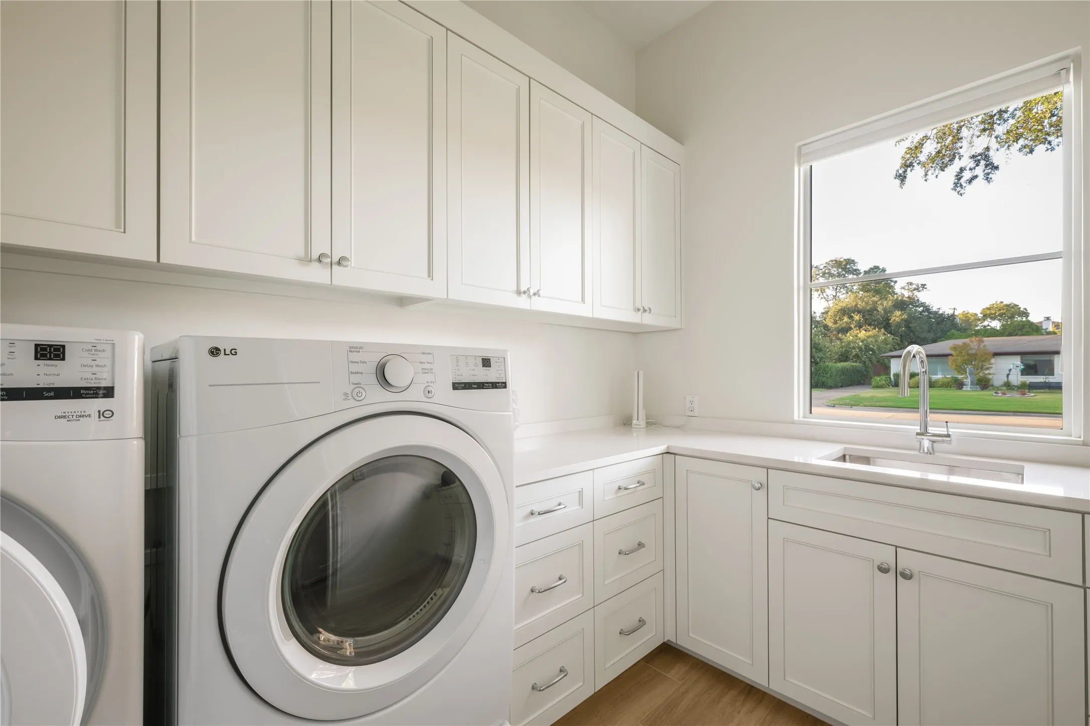 Single Family Residence For Sale in Dallas County , 6438 Deloache Avenue, Dallas, Texas 75225, 5 Bedroom, 9 Bathroom, 3 Garage spaces, 6,383 Sqft, built in 2021, mls#21387516, Real Estate Agent in Dallas, Homes For Sale in Dallas county, Homes For Sale in Dallas, Realtor in Dallas Texas, Real Estate Brokerage Independent Realty Texas, Luminita Cordes Realtor