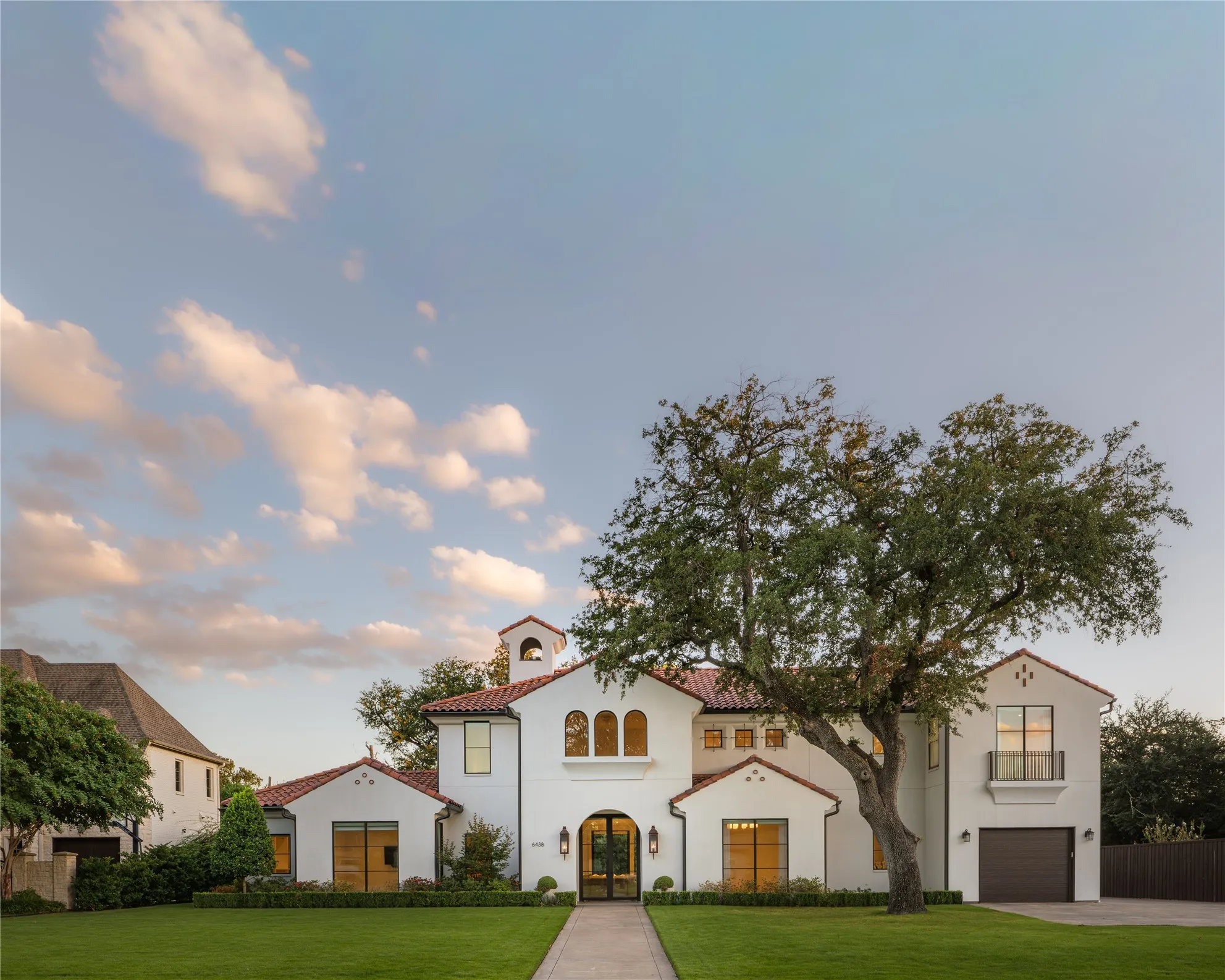 Single Family Residence For Sale in Dallas County , 6438 Deloache Avenue, Dallas, Texas 75225, 5 Bedroom, 9 Bathroom, 3 Garage spaces, 6,383 Sqft, built in 2021, mls#21387516, Real Estate Agent in Dallas, Homes For Sale in Dallas county, Homes For Sale in Dallas, Realtor in Dallas Texas, Real Estate Brokerage Independent Realty Texas, Luminita Cordes Realtor