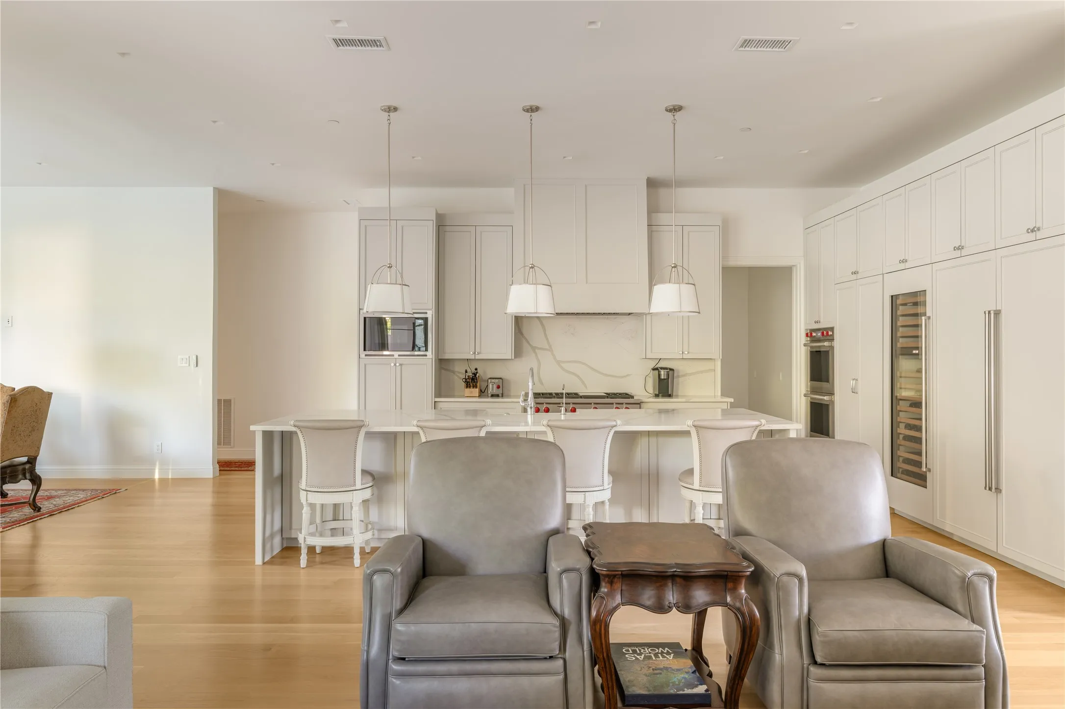 Single Family Residence For Sale in Dallas County , 6438 Deloache Avenue, Dallas, Texas 75225, 5 Bedroom, 9 Bathroom, 3 Garage spaces, 6,383 Sqft, built in 2021, mls#21387516, Real Estate Agent in Dallas, Homes For Sale in Dallas county, Homes For Sale in Dallas, Realtor in Dallas Texas, Real Estate Brokerage Independent Realty Texas, Luminita Cordes Realtor