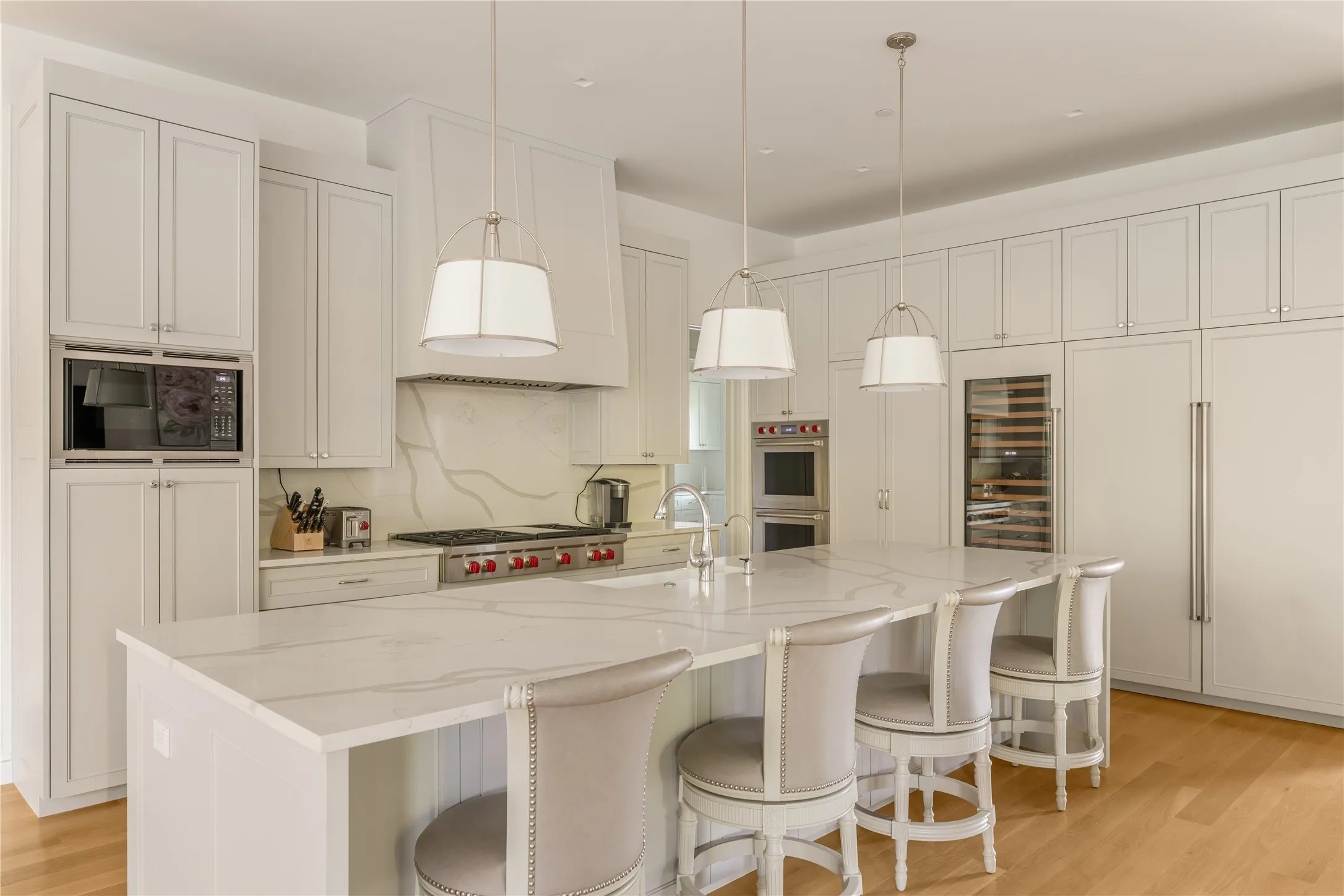 Single Family Residence For Sale in Dallas County , 6438 Deloache Avenue, Dallas, Texas 75225, 5 Bedroom, 9 Bathroom, 3 Garage spaces, 6,383 Sqft, built in 2021, mls#21387516, Real Estate Agent in Dallas, Homes For Sale in Dallas county, Homes For Sale in Dallas, Realtor in Dallas Texas, Real Estate Brokerage Independent Realty Texas, Luminita Cordes Realtor