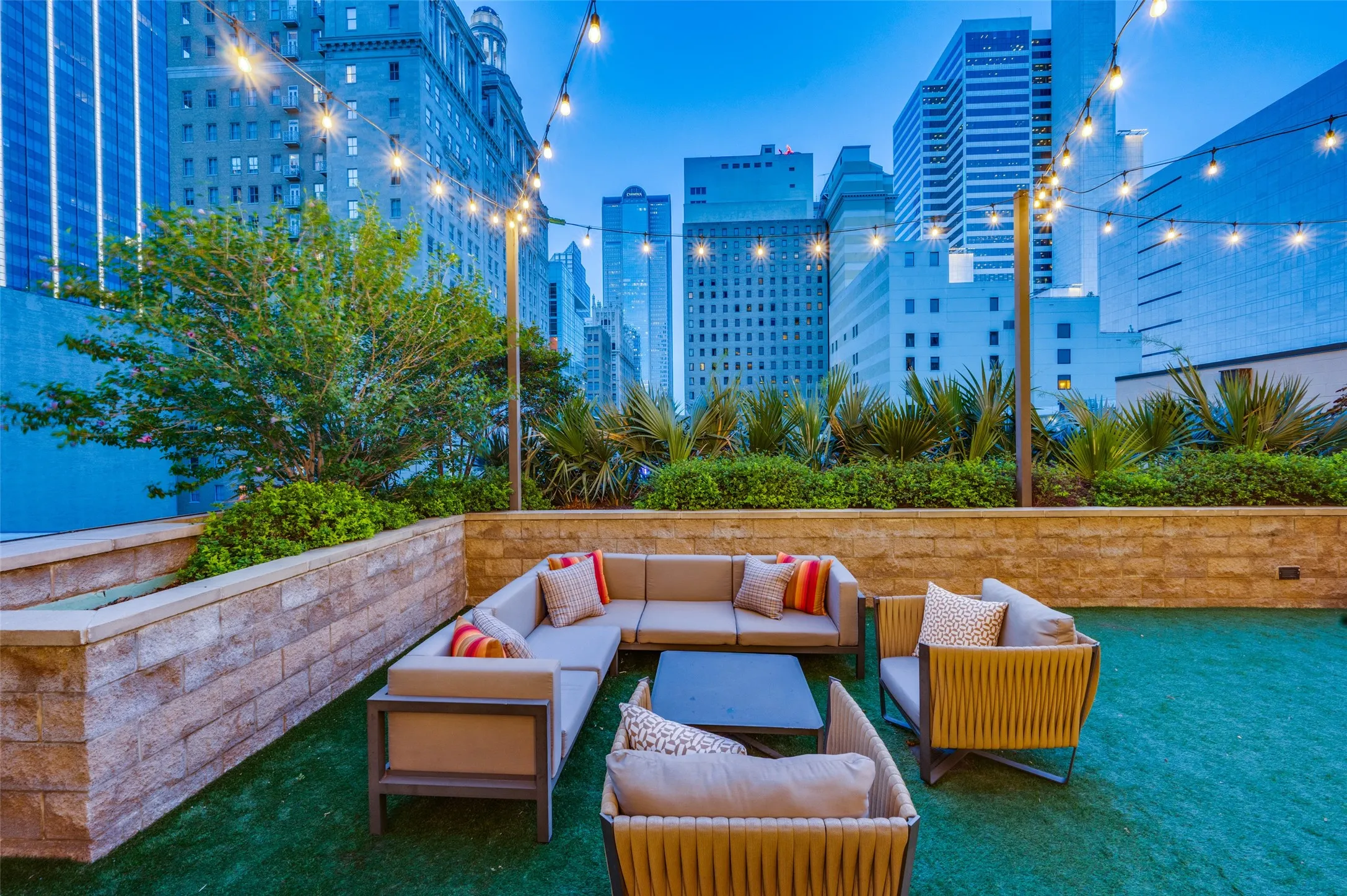 Sixth floor amenity level
