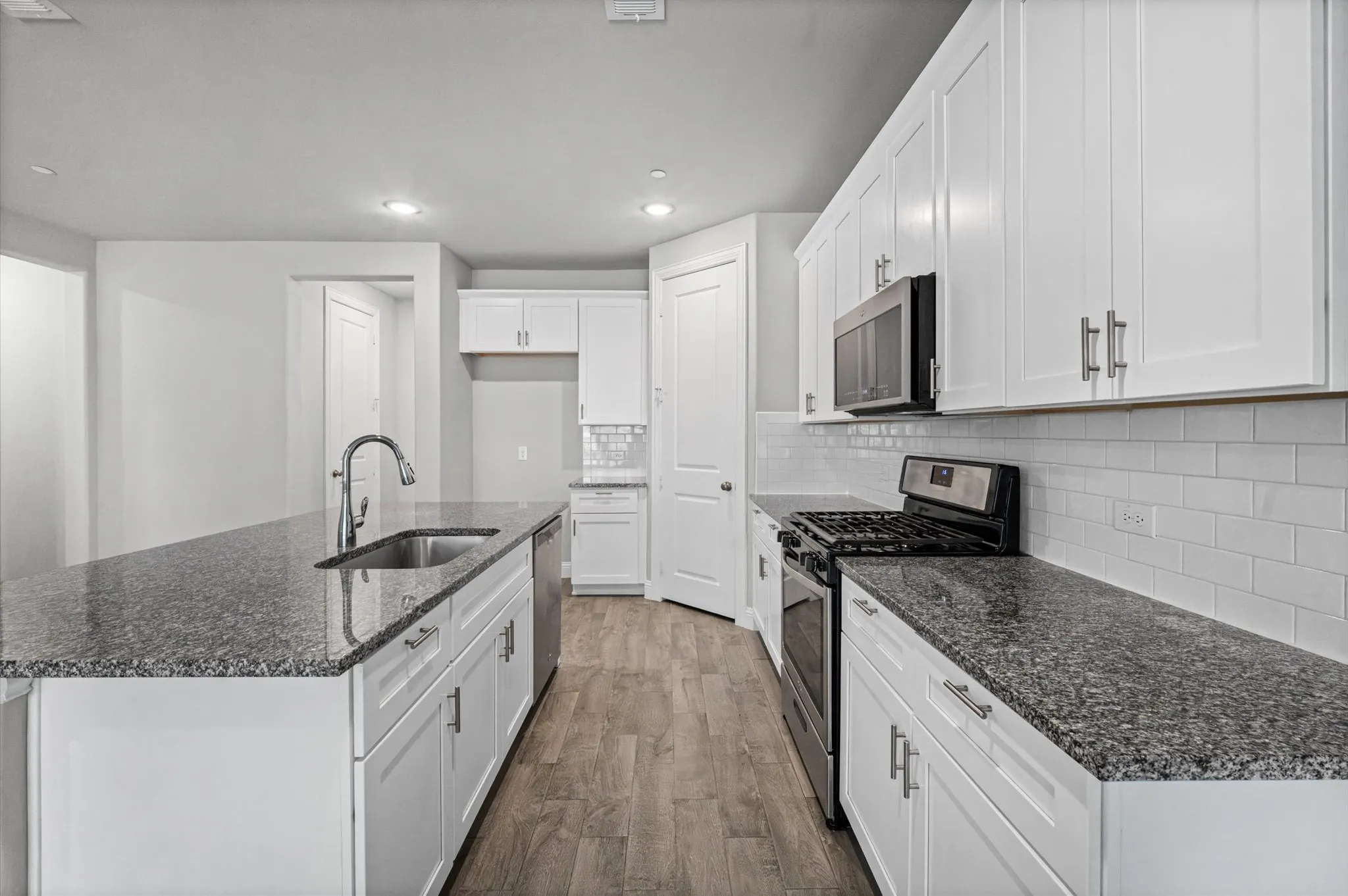 Condominium For Sale in Tarrant County , 905 Suma Drive, Euless, Texas 76040, 3 Bedroom, 3 Bathroom, 2 Garage spaces, 2,022 Sqft, built in 2023, mls#21390854, Real Estate Agent in Euless, Homes For Sale in Tarrant county, Homes For Sale in Euless, Realtor in Euless Texas, Real Estate Brokerage Independent Realty Texas, Luminita Cordes Realtor