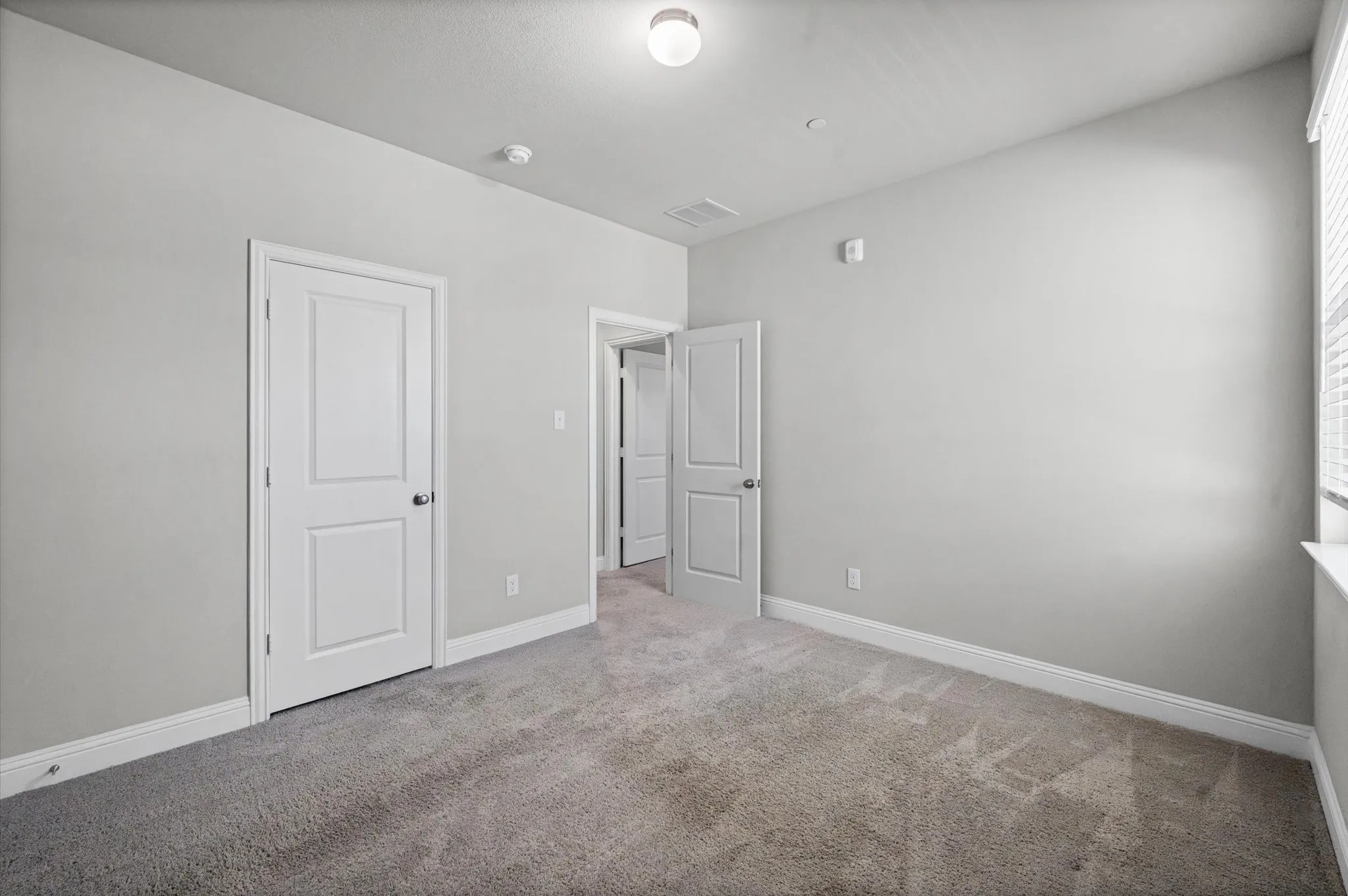 Condominium For Sale in Tarrant County , 905 Suma Drive, Euless, Texas 76040, 3 Bedroom, 3 Bathroom, 2 Garage spaces, 2,022 Sqft, built in 2023, mls#21390854, Real Estate Agent in Euless, Homes For Sale in Tarrant county, Homes For Sale in Euless, Realtor in Euless Texas, Real Estate Brokerage Independent Realty Texas, Luminita Cordes Realtor