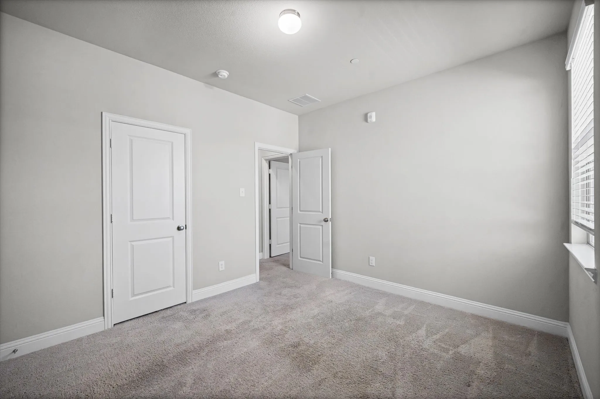 Condominium For Sale in Tarrant County , 905 Suma Drive, Euless, Texas 76040, 3 Bedroom, 3 Bathroom, 2 Garage spaces, 2,022 Sqft, built in 2023, mls#21390854, Real Estate Agent in Euless, Homes For Sale in Tarrant county, Homes For Sale in Euless, Realtor in Euless Texas, Real Estate Brokerage Independent Realty Texas, Luminita Cordes Realtor