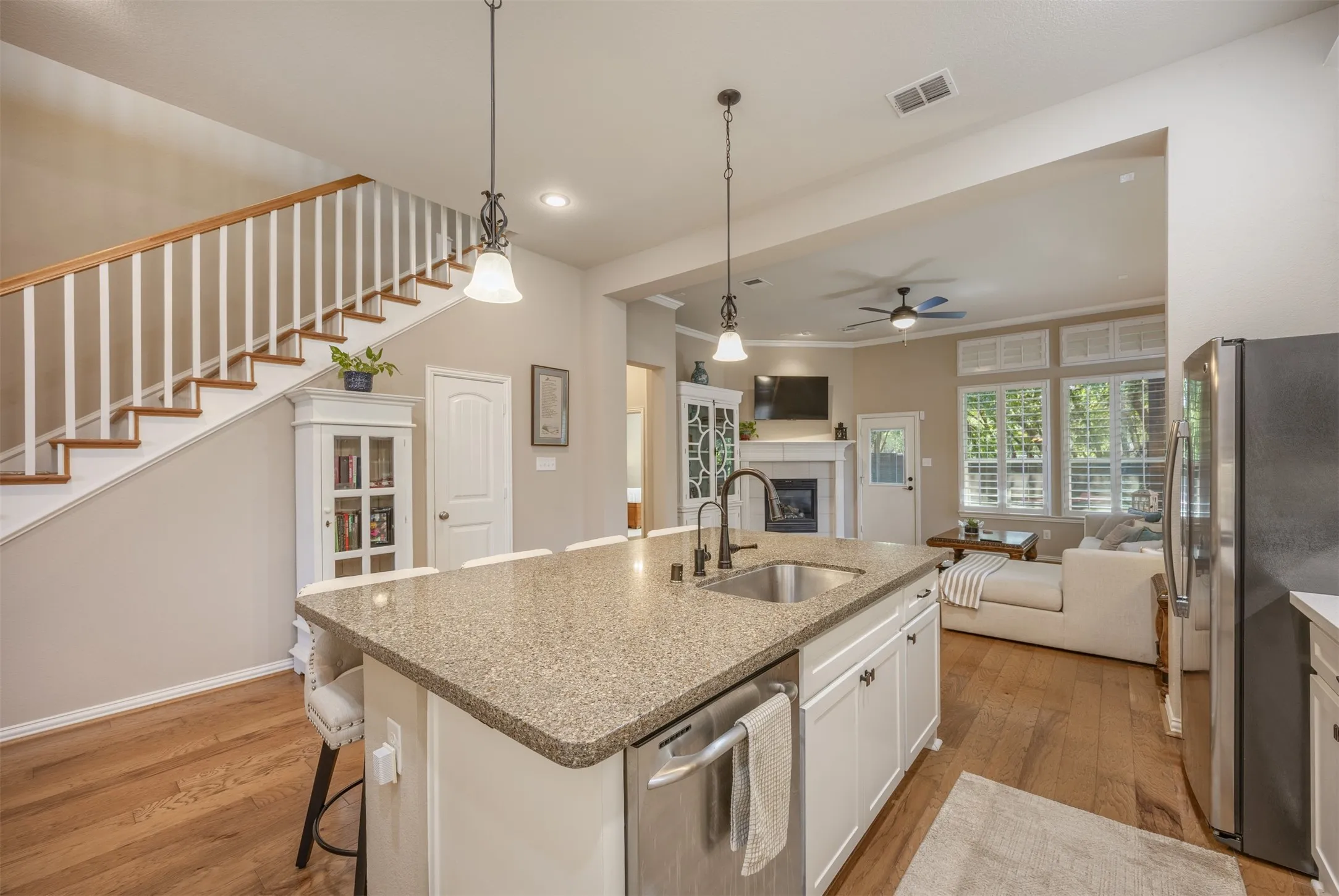 Single Family Residence For Sale in Collin County , 18238 Brighton Green, Dallas, Texas 75252, 3 Bedroom, 4 Bathroom, 2 Garage spaces, 2,778 Sqft, built in 2011, mls#21388199, Real Estate Agent in Dallas, Homes For Sale in Collin county, Homes For Sale in Dallas, Realtor in Dallas Texas, Real Estate Brokerage Independent Realty Texas, Luminita Cordes Realtor