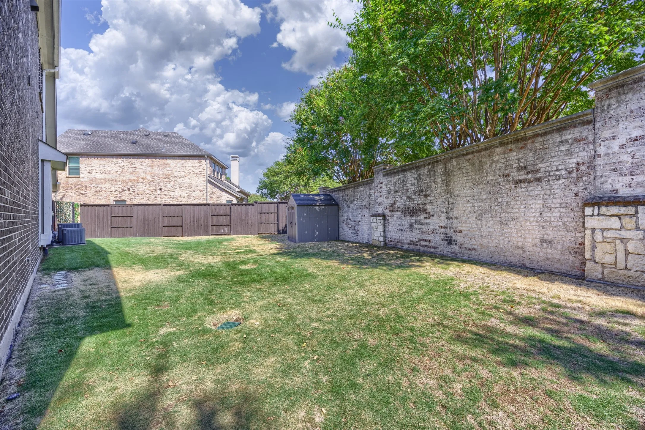 Single Family Residence For Sale in Collin County , 18238 Brighton Green, Dallas, Texas 75252, 3 Bedroom, 4 Bathroom, 2 Garage spaces, 2,778 Sqft, built in 2011, mls#21388199, Real Estate Agent in Dallas, Homes For Sale in Collin county, Homes For Sale in Dallas, Realtor in Dallas Texas, Real Estate Brokerage Independent Realty Texas, Luminita Cordes Realtor