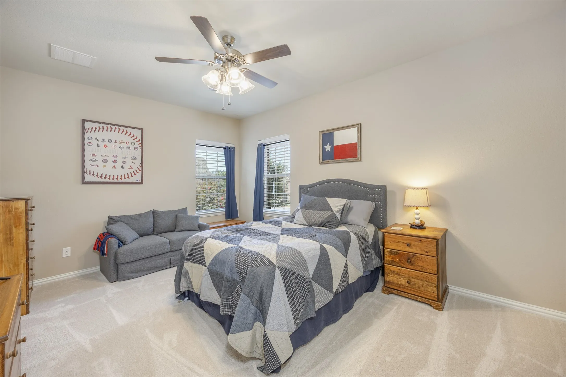 Single Family Residence For Sale in Collin County , 18238 Brighton Green, Dallas, Texas 75252, 3 Bedroom, 4 Bathroom, 2 Garage spaces, 2,778 Sqft, built in 2011, mls#21388199, Real Estate Agent in Dallas, Homes For Sale in Collin county, Homes For Sale in Dallas, Realtor in Dallas Texas, Real Estate Brokerage Independent Realty Texas, Luminita Cordes Realtor