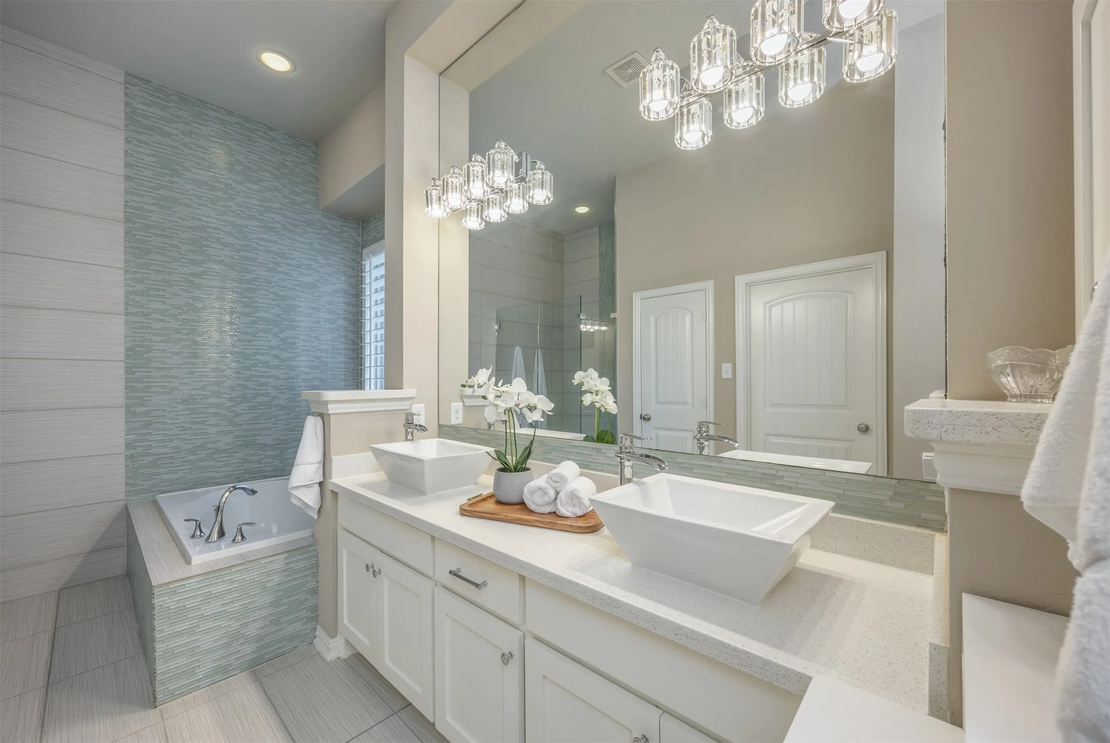 Single Family Residence For Sale in Collin County , 18238 Brighton Green, Dallas, Texas 75252, 3 Bedroom, 4 Bathroom, 2 Garage spaces, 2,778 Sqft, built in 2011, mls#21388199, Real Estate Agent in Dallas, Homes For Sale in Collin county, Homes For Sale in Dallas, Realtor in Dallas Texas, Real Estate Brokerage Independent Realty Texas, Luminita Cordes Realtor