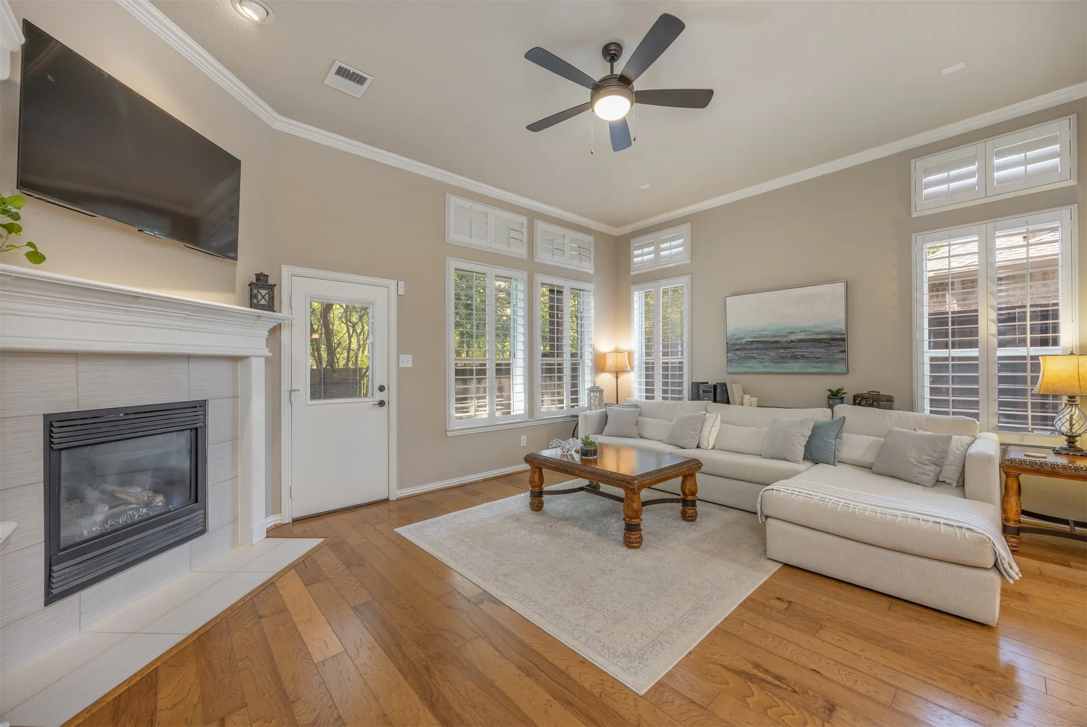 Single Family Residence For Sale in Collin County , 18238 Brighton Green, Dallas, Texas 75252, 3 Bedroom, 4 Bathroom, 2 Garage spaces, 2,778 Sqft, built in 2011, mls#21388199, Real Estate Agent in Dallas, Homes For Sale in Collin county, Homes For Sale in Dallas, Realtor in Dallas Texas, Real Estate Brokerage Independent Realty Texas, Luminita Cordes Realtor
