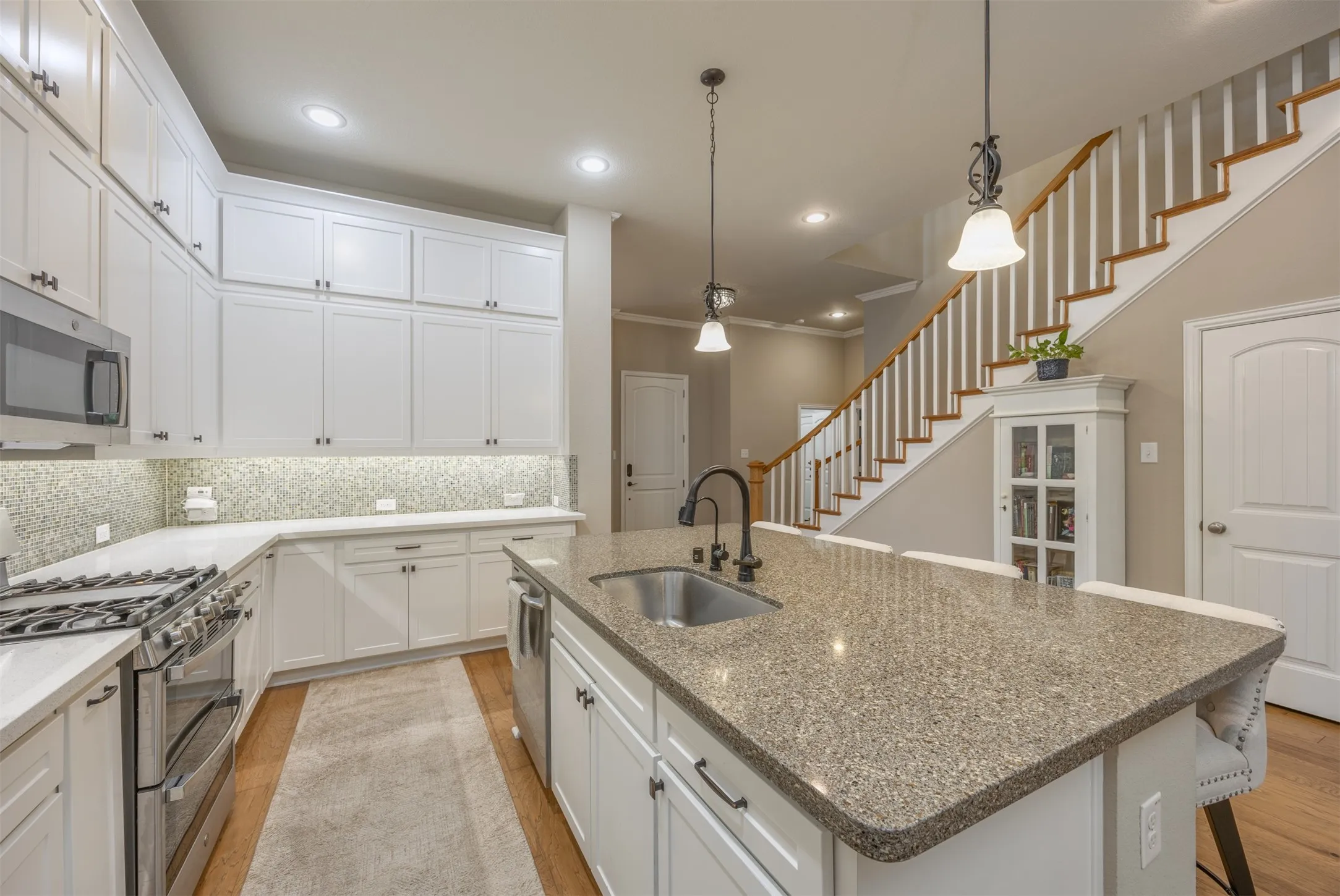 Single Family Residence For Sale in Collin County , 18238 Brighton Green, Dallas, Texas 75252, 3 Bedroom, 4 Bathroom, 2 Garage spaces, 2,778 Sqft, built in 2011, mls#21388199, Real Estate Agent in Dallas, Homes For Sale in Collin county, Homes For Sale in Dallas, Realtor in Dallas Texas, Real Estate Brokerage Independent Realty Texas, Luminita Cordes Realtor