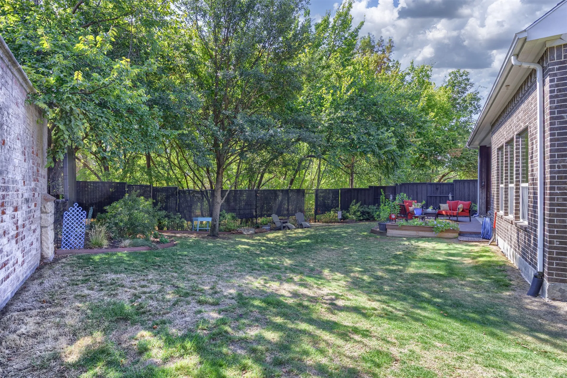 Single Family Residence For Sale in Collin County , 18238 Brighton Green, Dallas, Texas 75252, 3 Bedroom, 4 Bathroom, 2 Garage spaces, 2,778 Sqft, built in 2011, mls#21388199, Real Estate Agent in Dallas, Homes For Sale in Collin county, Homes For Sale in Dallas, Realtor in Dallas Texas, Real Estate Brokerage Independent Realty Texas, Luminita Cordes Realtor
