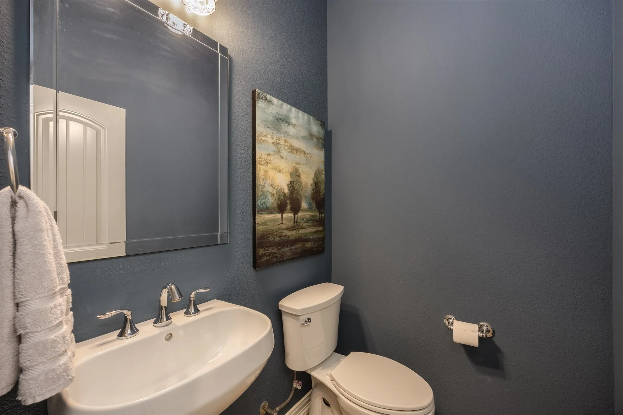 Single Family Residence For Sale in Collin County , 18238 Brighton Green, Dallas, Texas 75252, 3 Bedroom, 4 Bathroom, 2 Garage spaces, 2,778 Sqft, built in 2011, mls#21388199, Real Estate Agent in Dallas, Homes For Sale in Collin county, Homes For Sale in Dallas, Realtor in Dallas Texas, Real Estate Brokerage Independent Realty Texas, Luminita Cordes Realtor