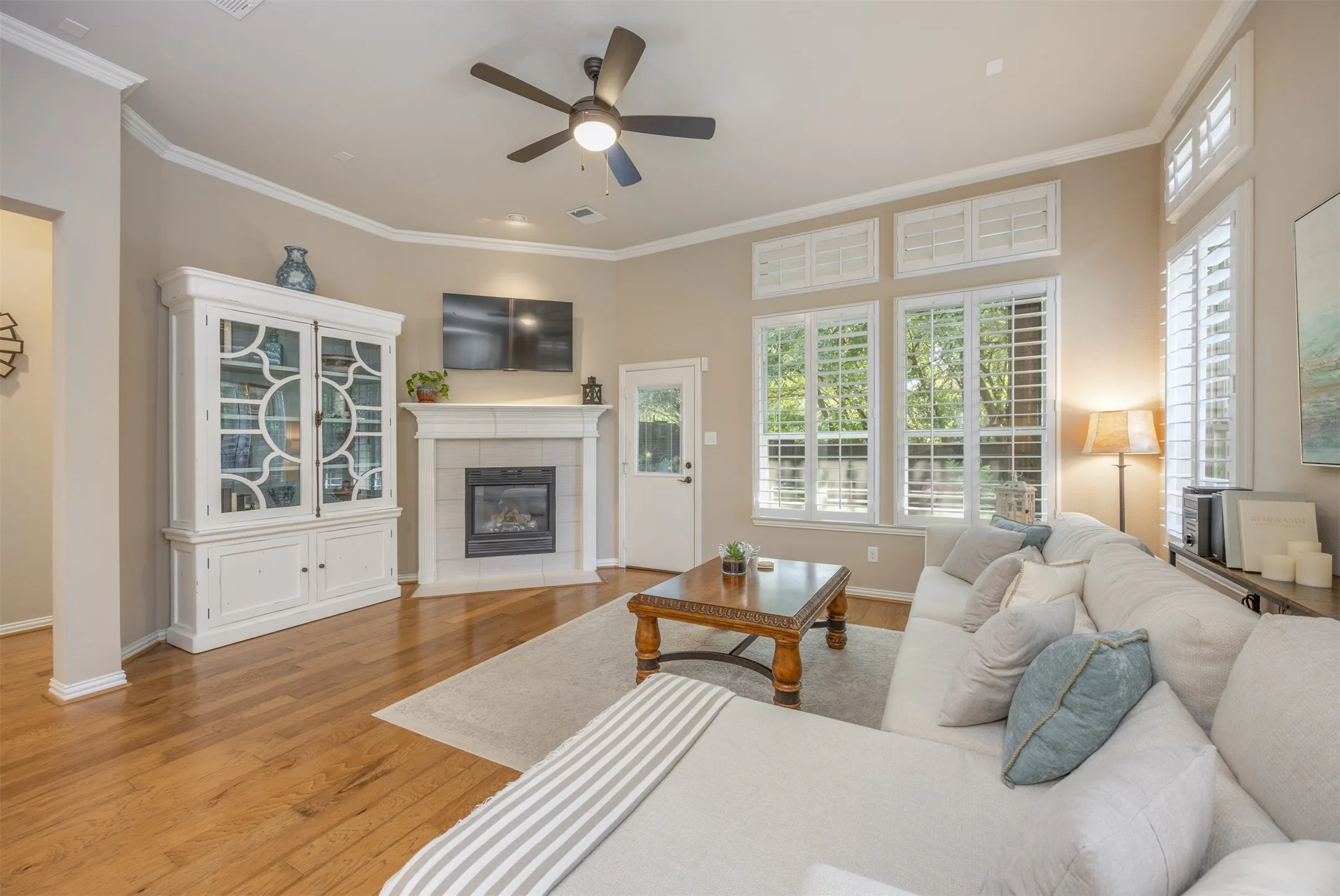 Single Family Residence For Sale in Collin County , 18238 Brighton Green, Dallas, Texas 75252, 3 Bedroom, 4 Bathroom, 2 Garage spaces, 2,778 Sqft, built in 2011, mls#21388199, Real Estate Agent in Dallas, Homes For Sale in Collin county, Homes For Sale in Dallas, Realtor in Dallas Texas, Real Estate Brokerage Independent Realty Texas, Luminita Cordes Realtor