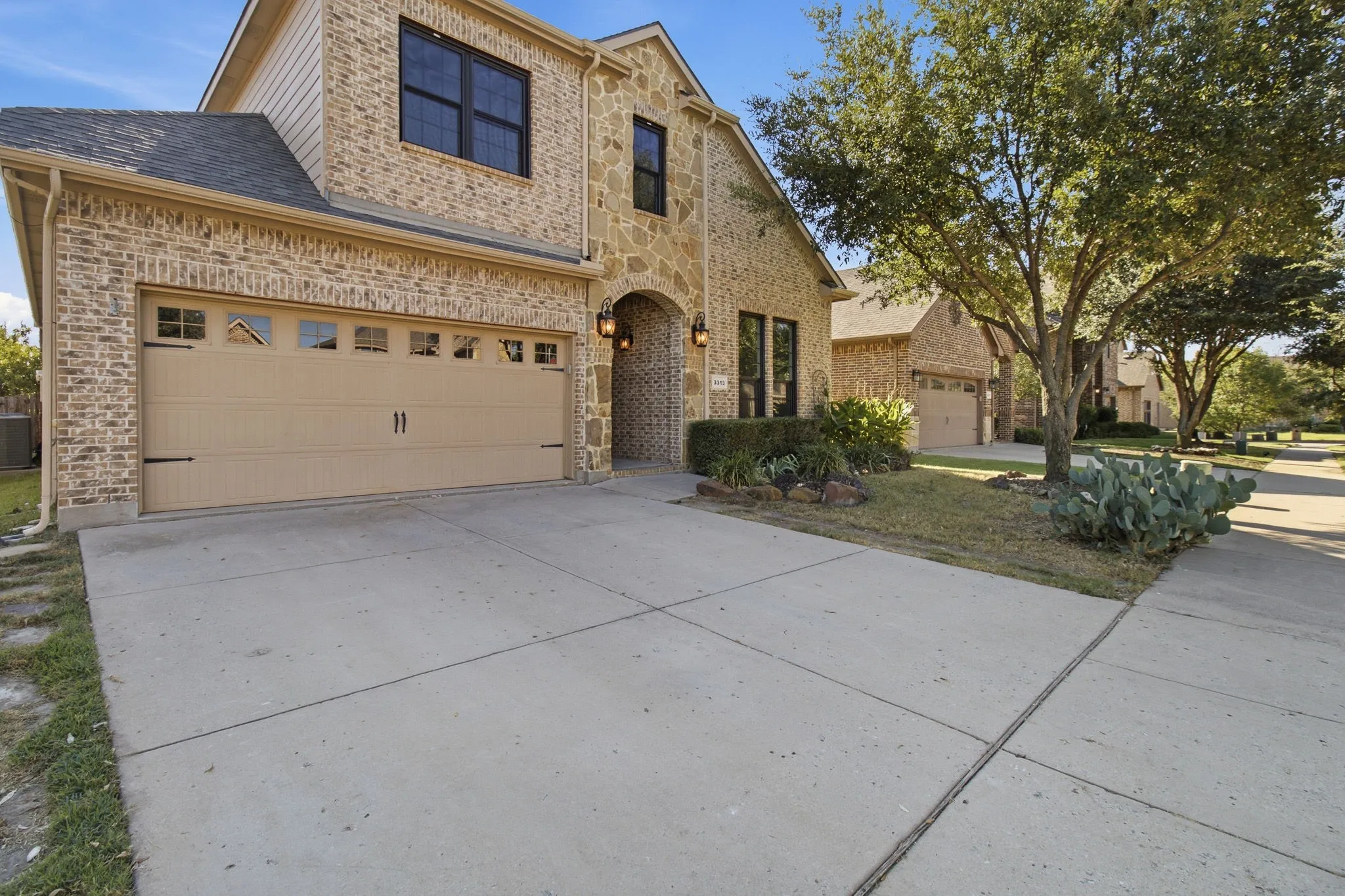 Single Family Residence For Sale in Denton County , 3313 Sombrero Drive, Denton, Texas 76210, 5 Bedroom, 4 Bathroom, 2 Garage spaces, 3,252 Sqft, built in 2013, mls#21390778, Real Estate Agent in Denton, Homes For Sale in Denton county, Homes For Sale in Denton, Realtor in Denton Texas, Real Estate Brokerage Independent Realty Texas, Luminita Cordes Realtor